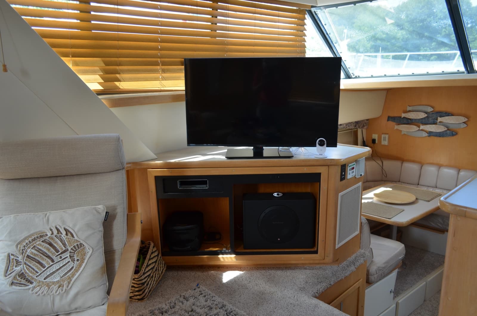1996 Carver 440 Motor Yacht - Photo 35