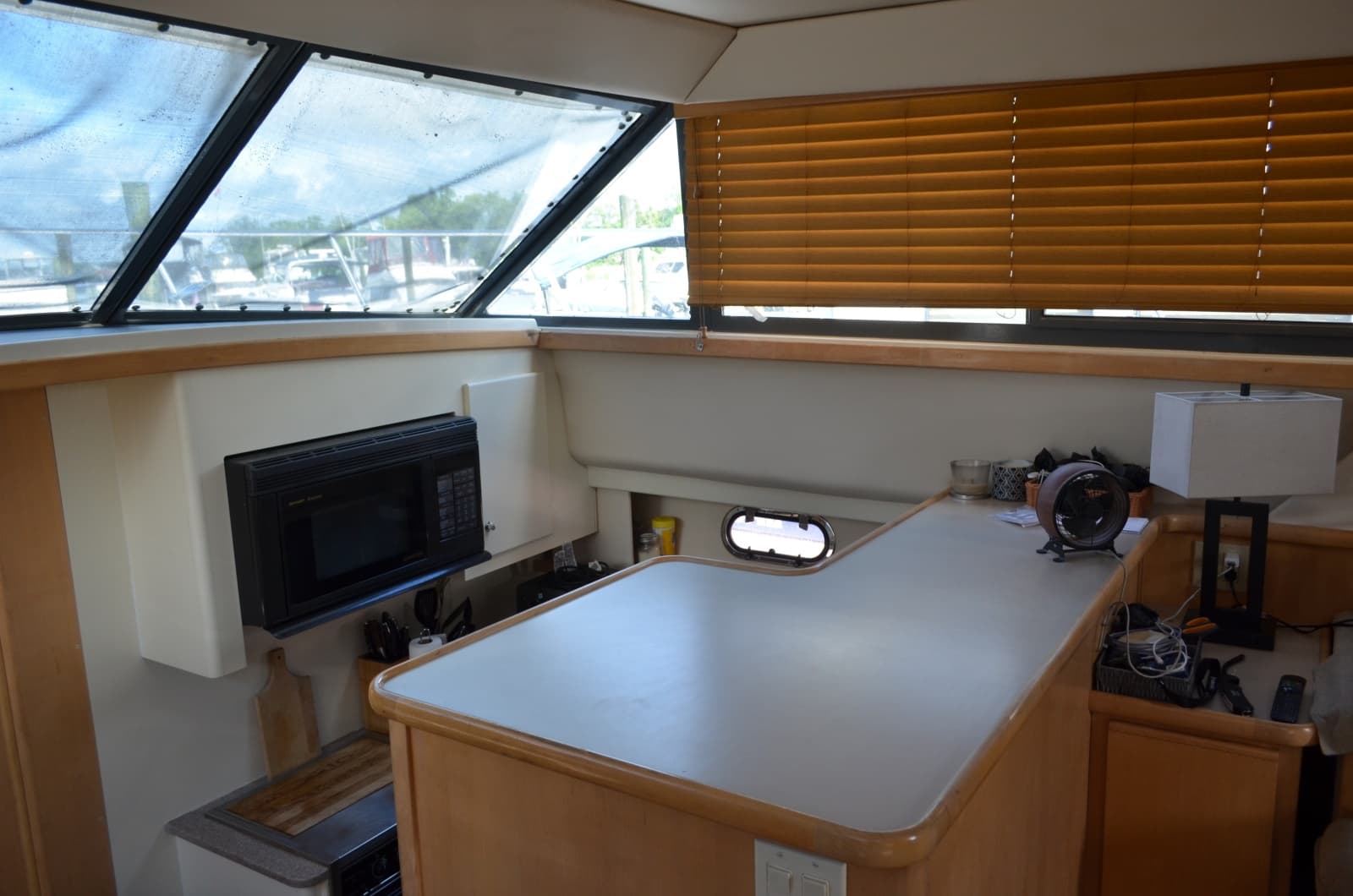 1996 Carver 440 Motor Yacht - Photo 36