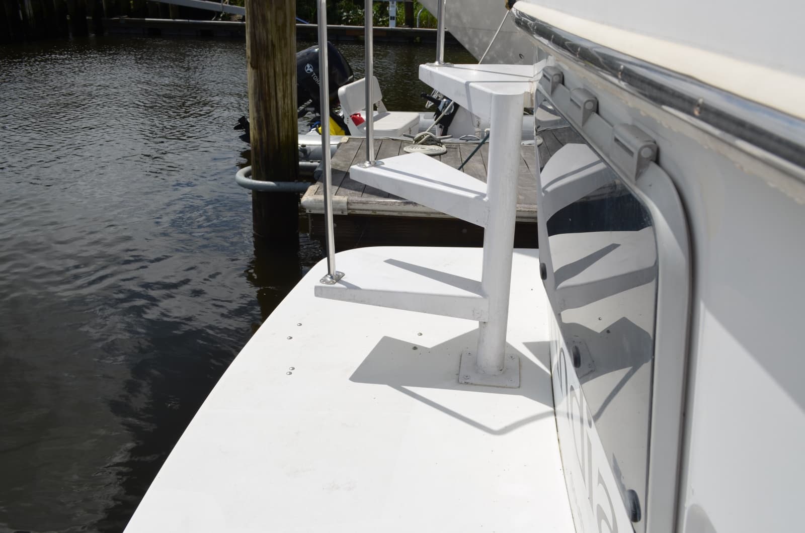 1996 Carver 440 Motor Yacht - Photo 15