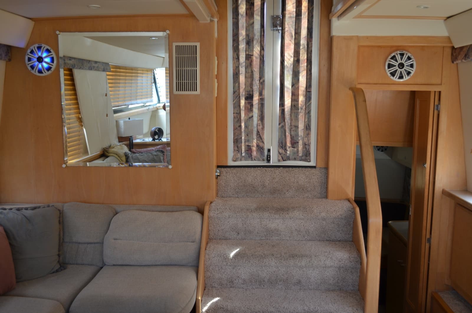 1996 Carver 440 Motor Yacht - Photo 57