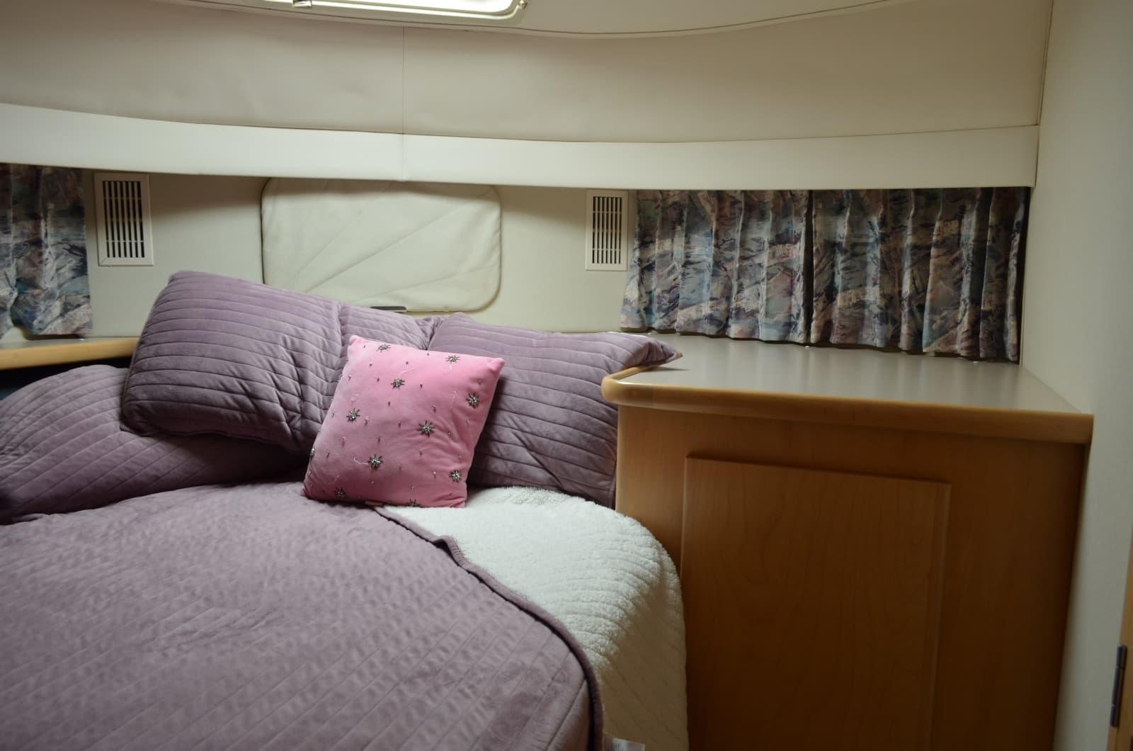 1996 Carver 440 Motor Yacht - Photo 52