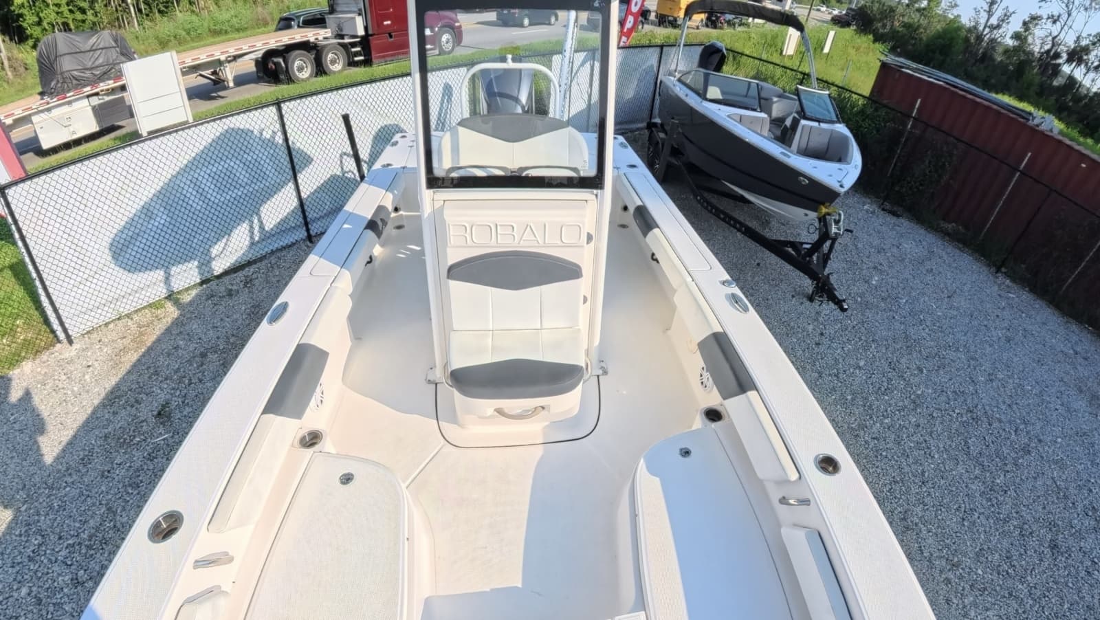 2021 Robalo 246 Cayman - Photo 11
