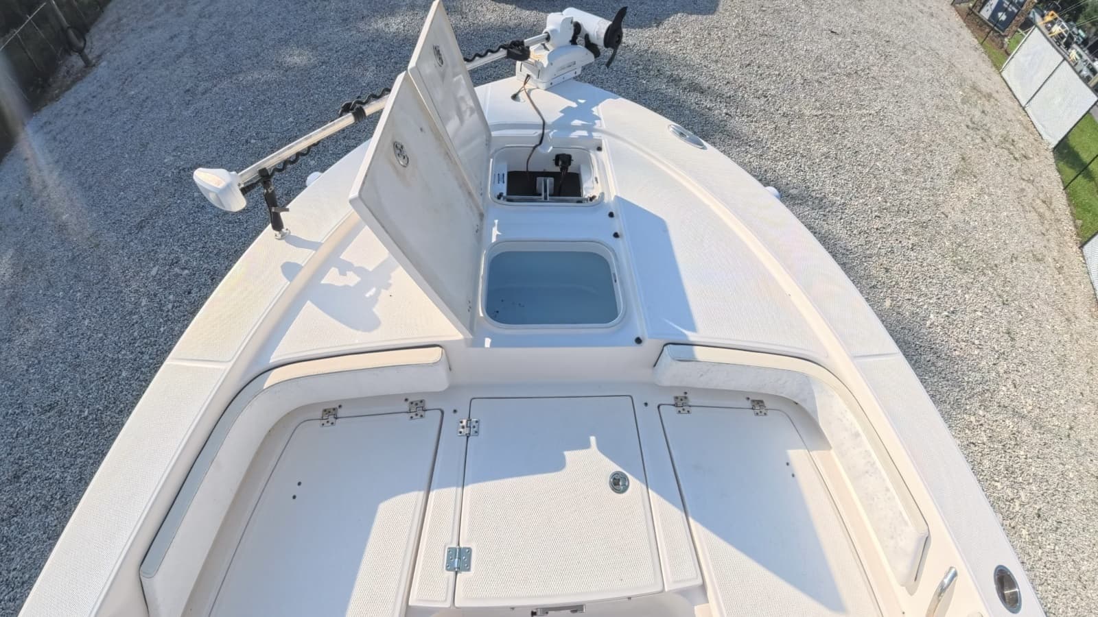 2021 Robalo 246 Cayman - Photo 12