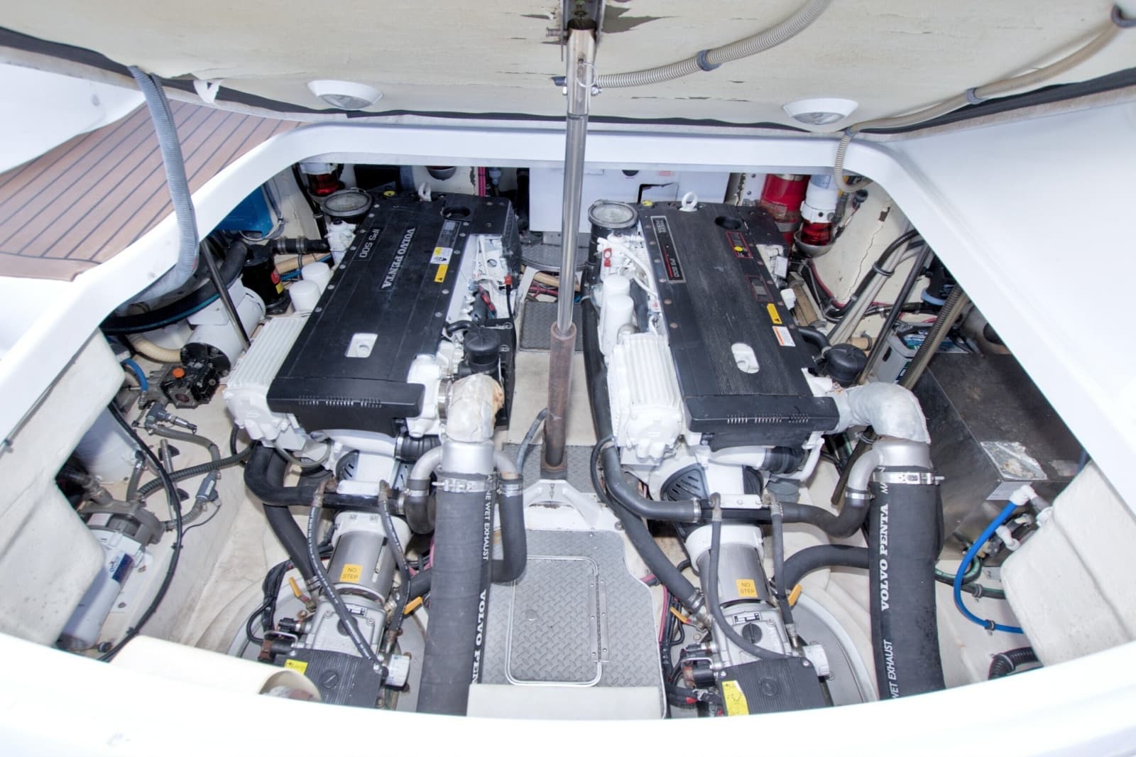 2008 Formula 40 Performance Cruiser - Photo 56