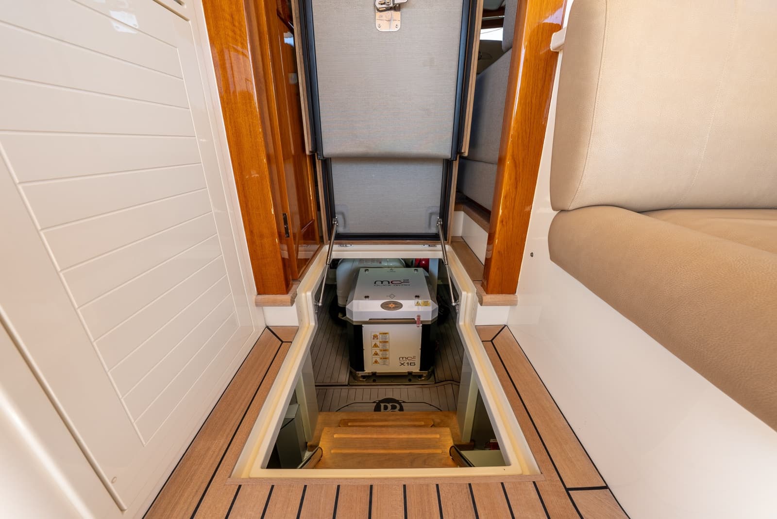2019 Palm Beach Motor Yachts 55 Sedan - Photo 22