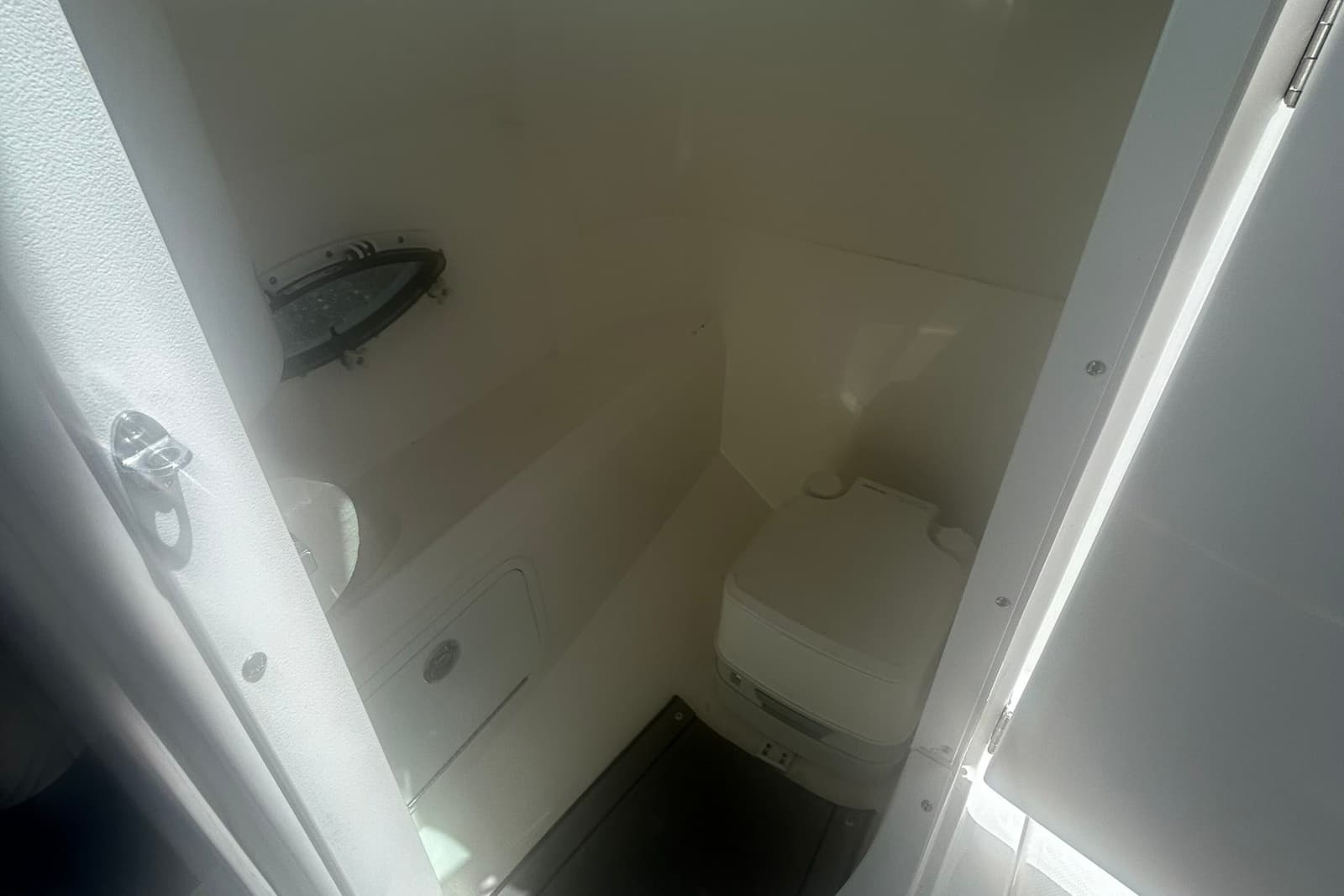2022 Hurricane Sundeck 2200 OB - Photo 27