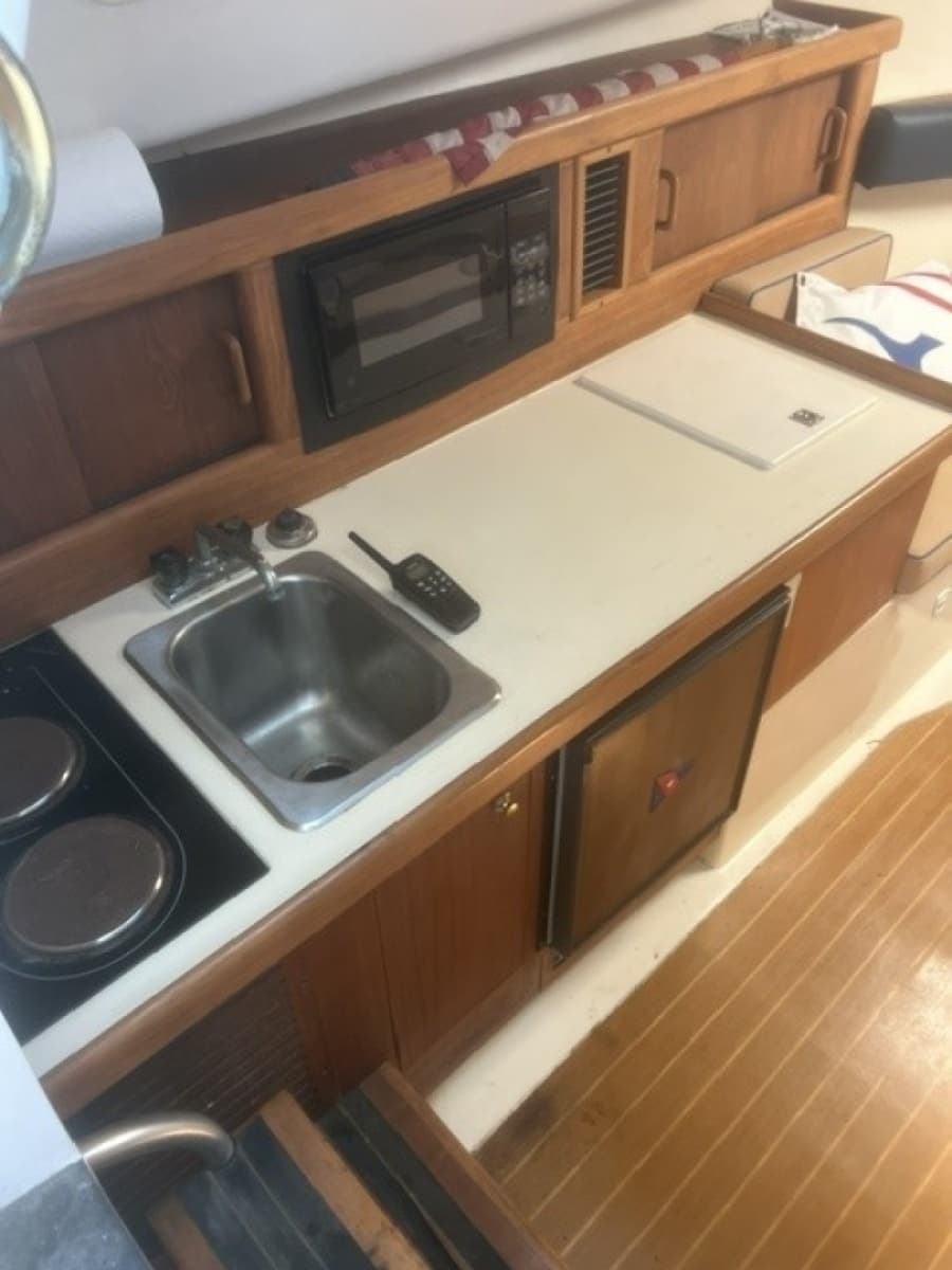 1999 Mainship Pilot Sedan - Photo 28
