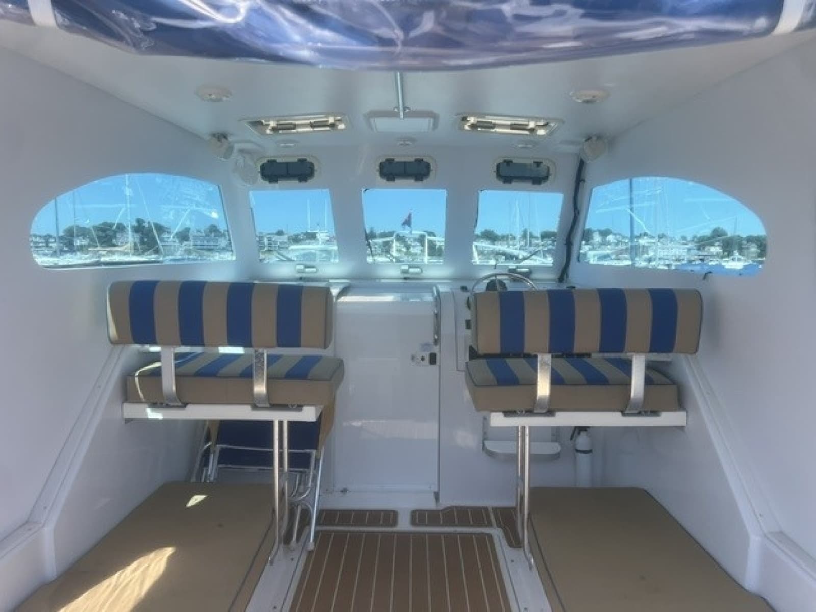 1999 Mainship Pilot Sedan - Photo 18