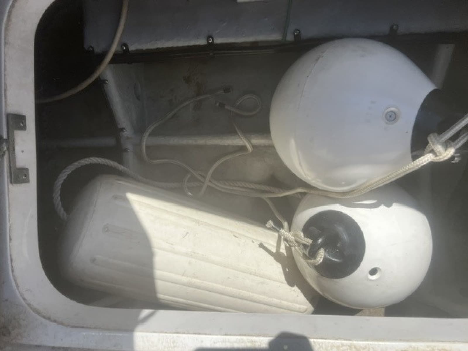 1999 Mainship Pilot Sedan - Photo 24