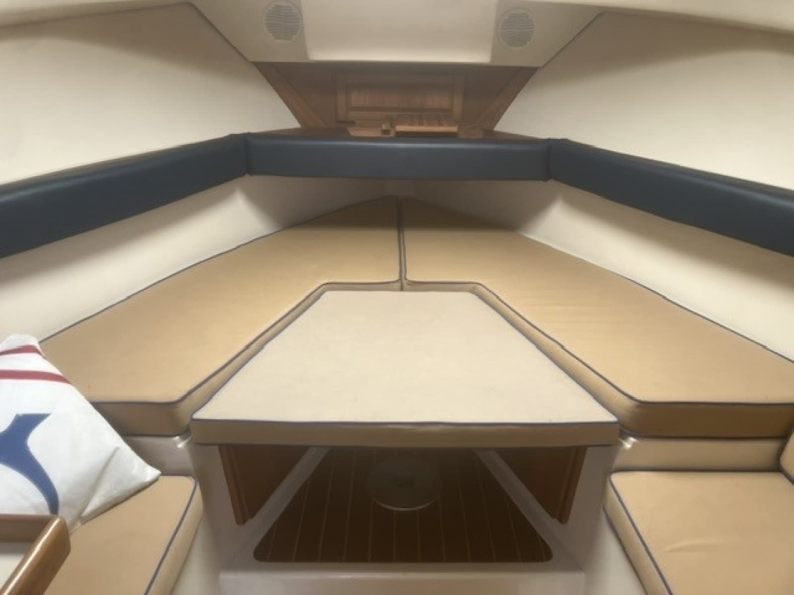 1999 Mainship Pilot Sedan - Photo 32
