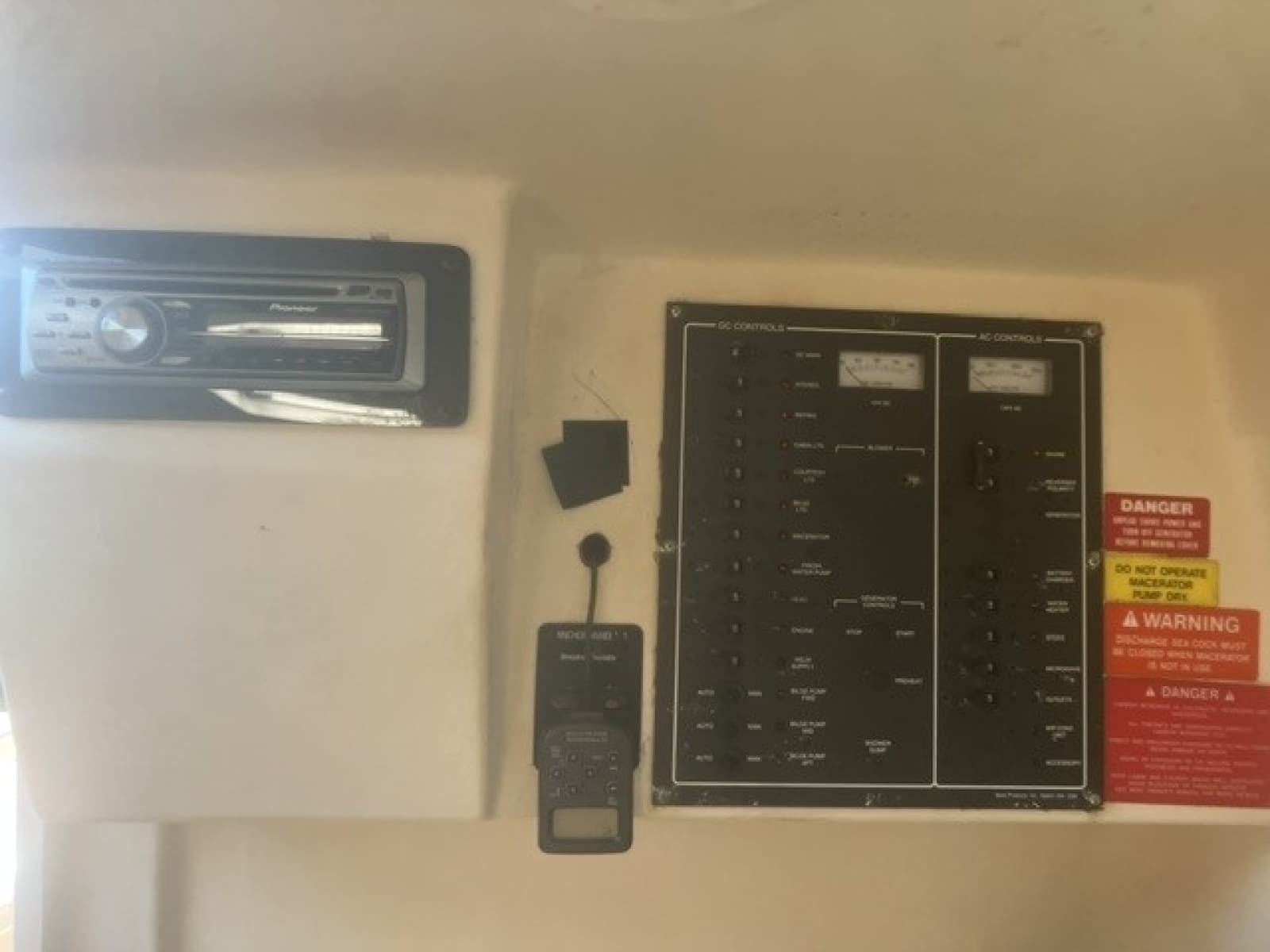 1999 Mainship Pilot Sedan - Photo 25