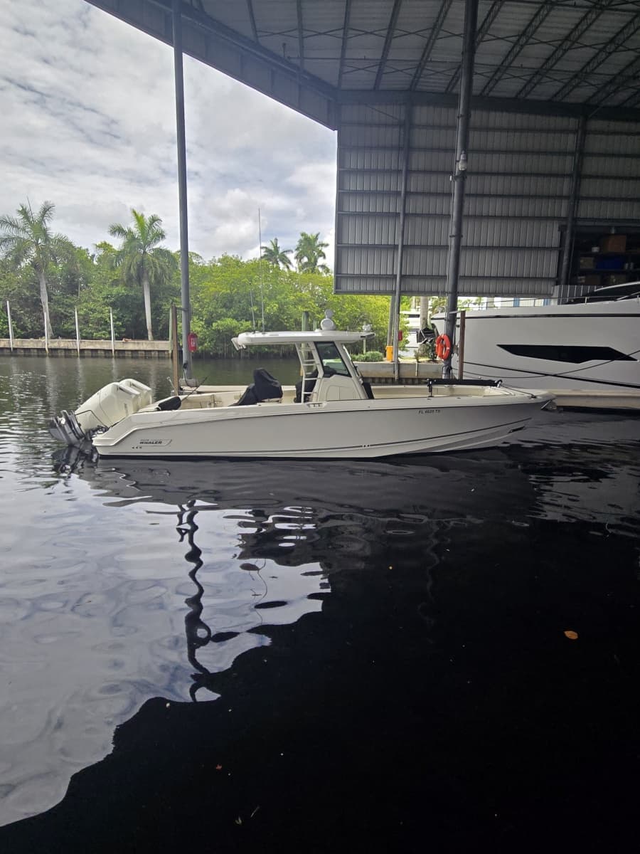 2024 Boston Whaler 330 Outrage - Photo 1
