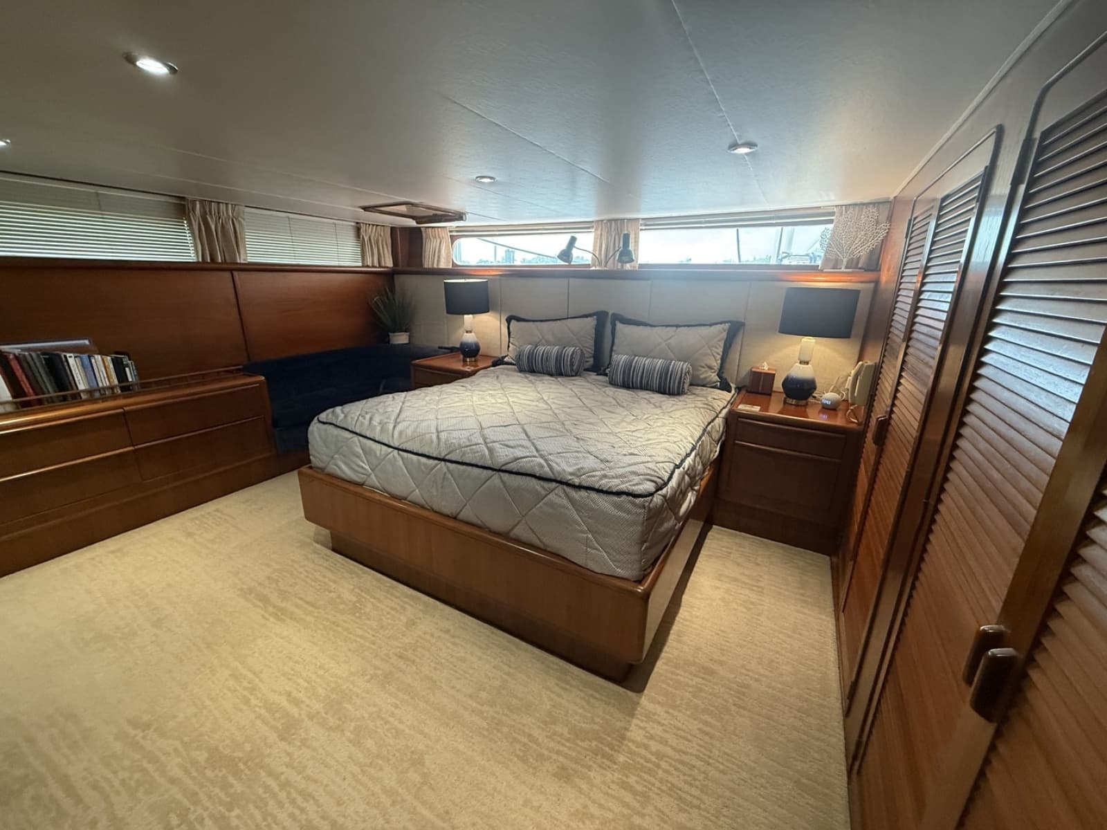 1988 Viking Pilothouse Motor Yacht - Photo 29