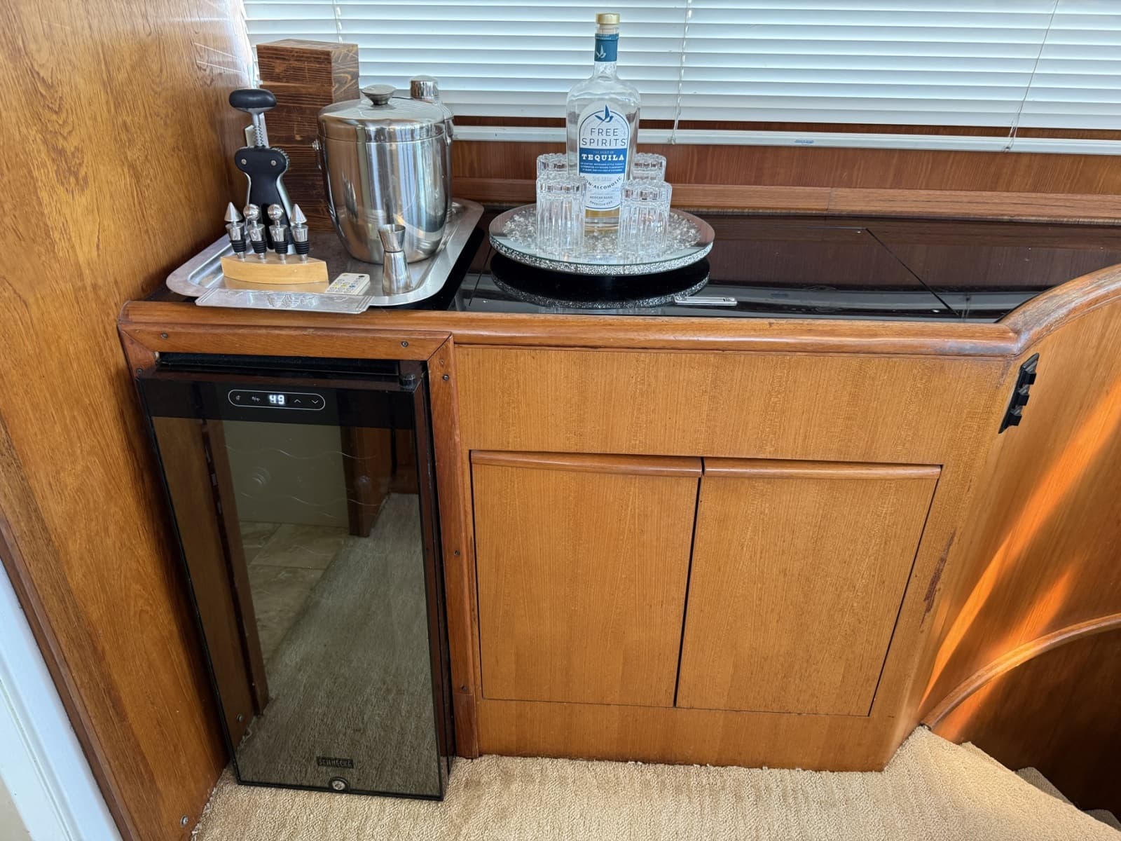 1988 Viking Pilothouse Motor Yacht - Photo 8