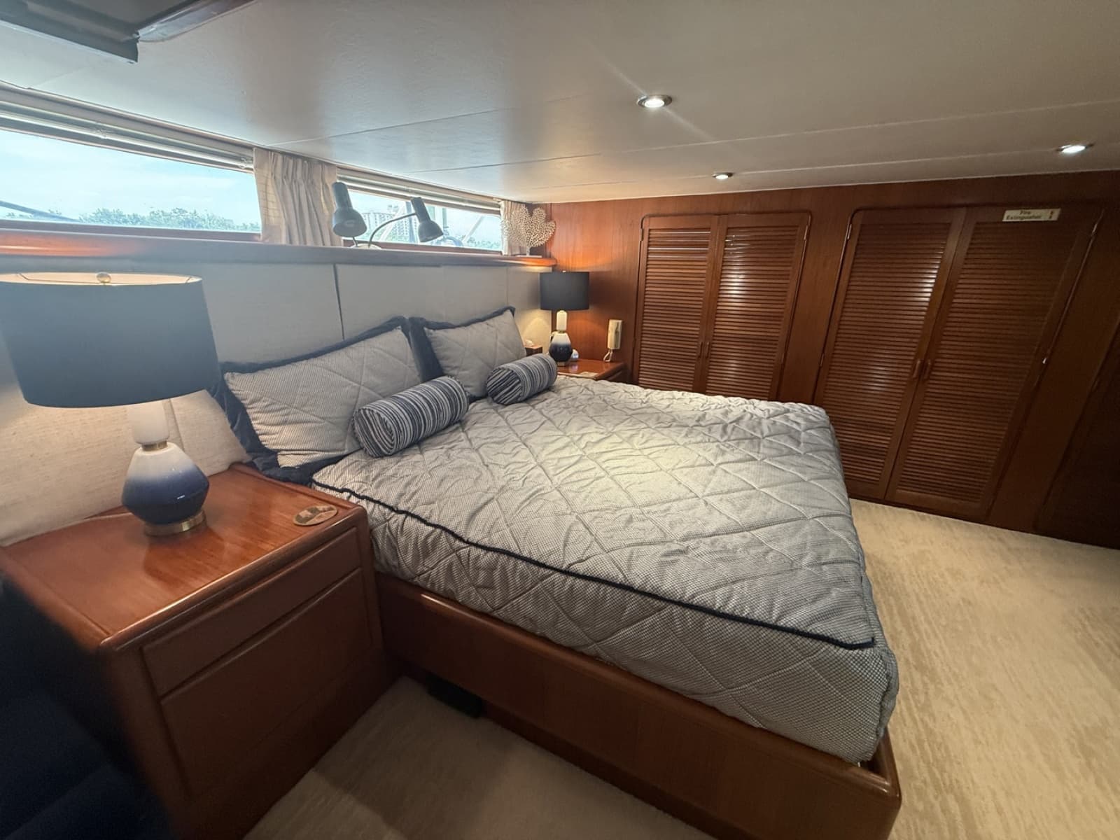 1988 Viking Pilothouse Motor Yacht - Photo 28