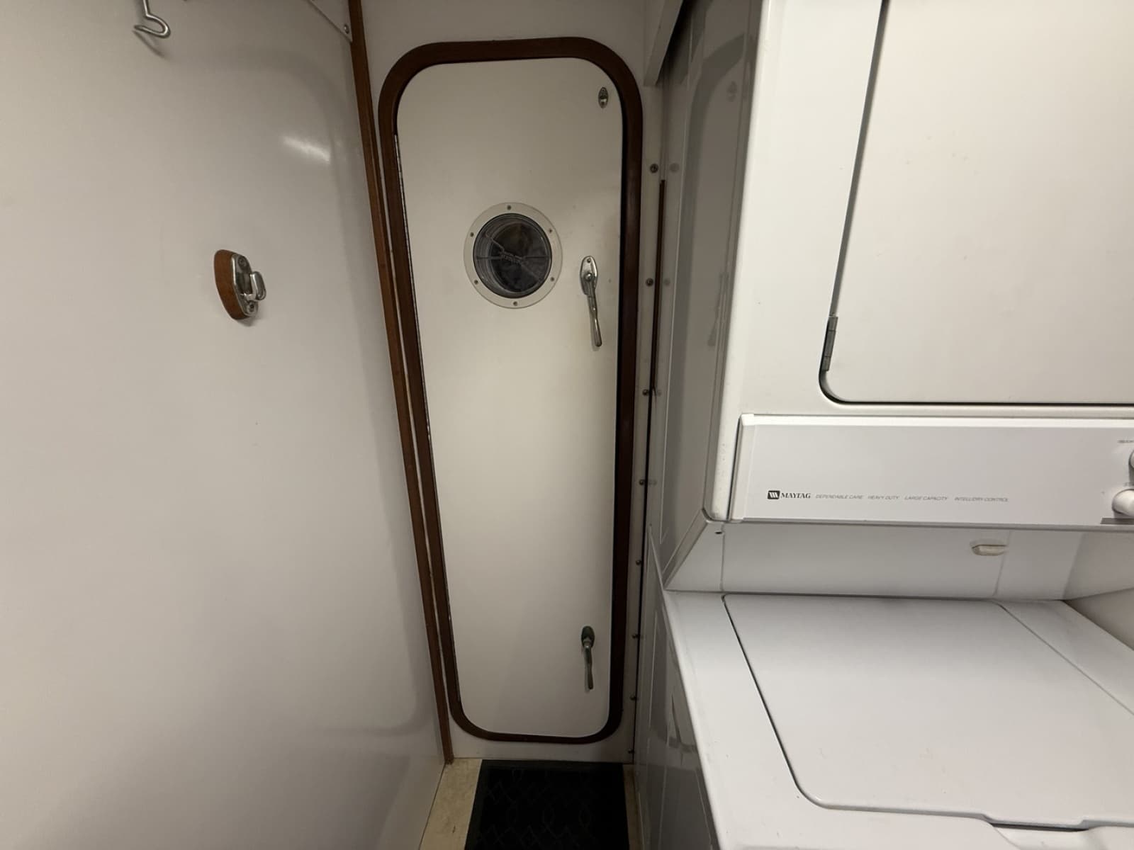 1988 Viking Pilothouse Motor Yacht - Photo 35
