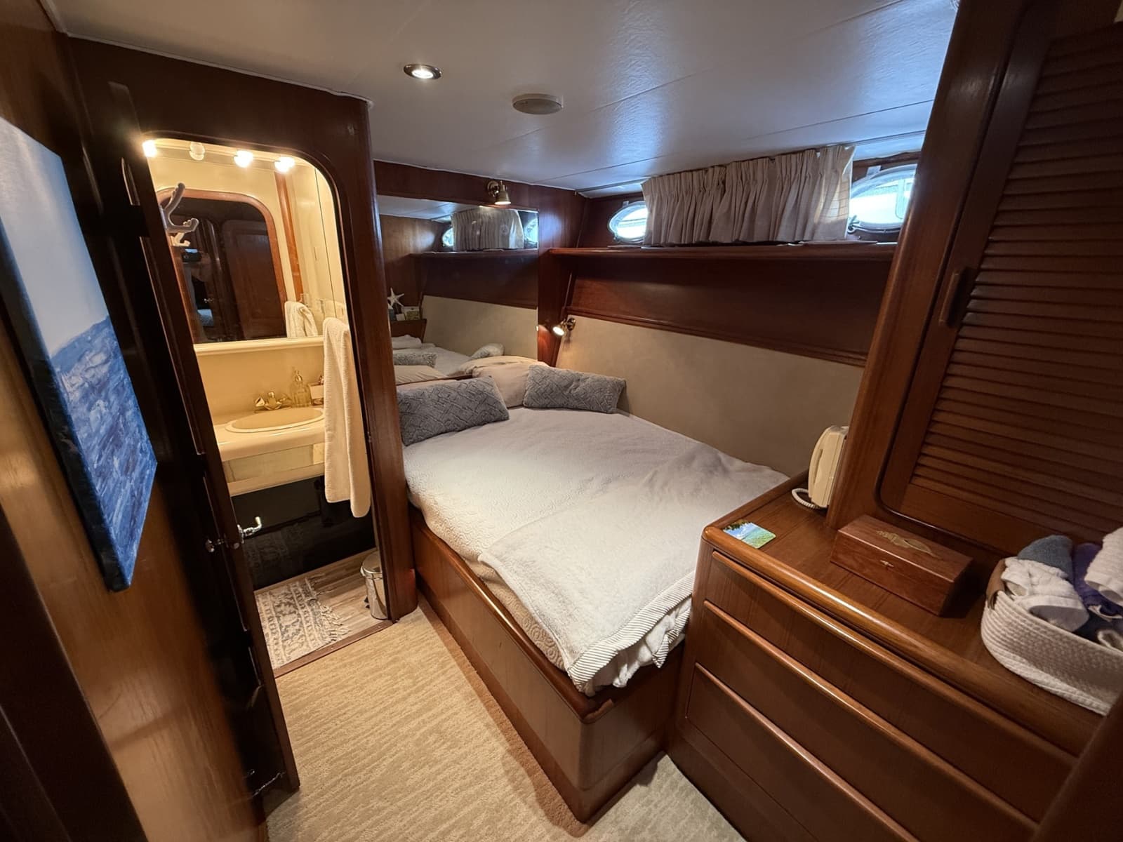 1988 Viking Pilothouse Motor Yacht - Photo 21