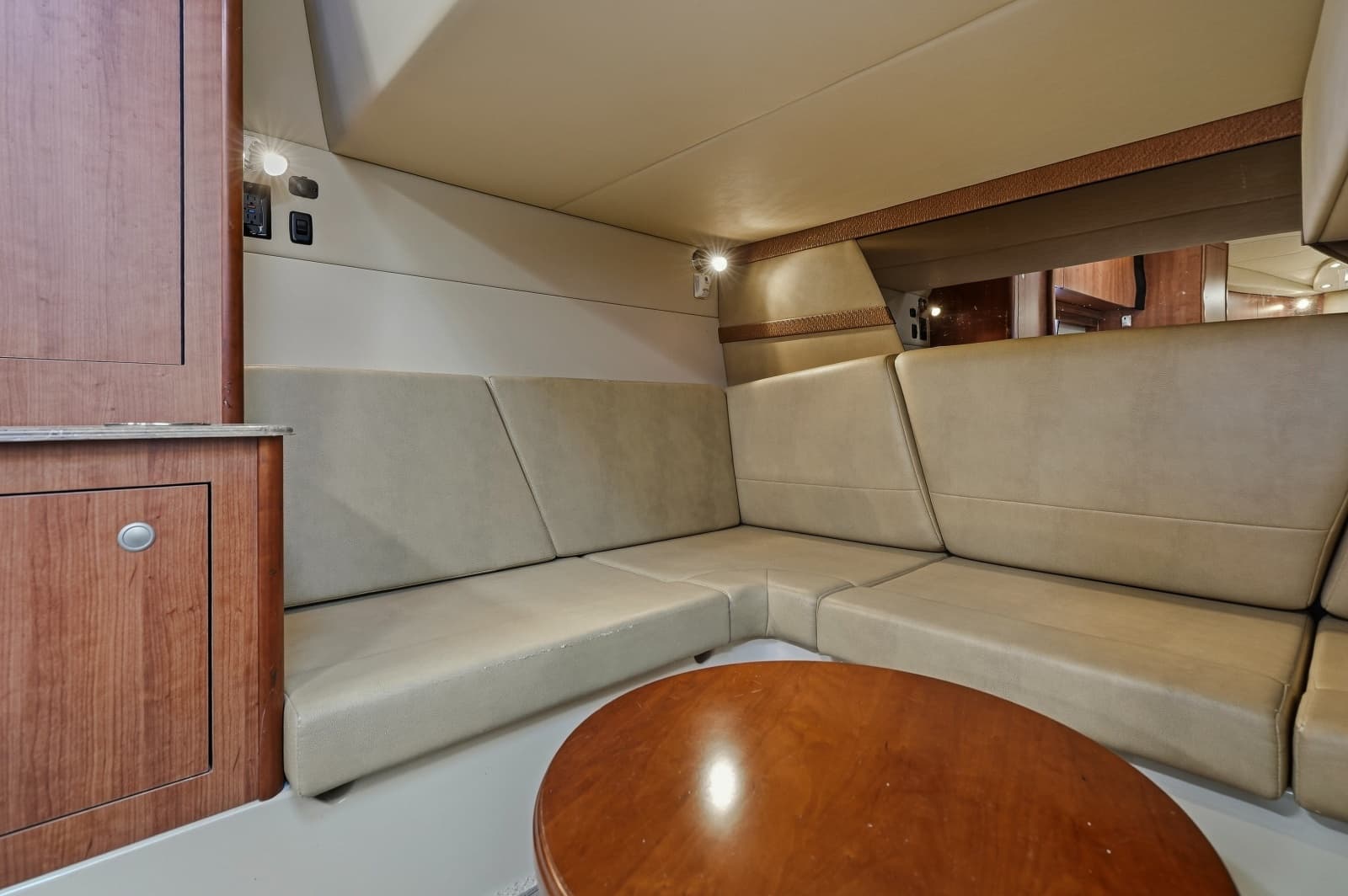2010 Cruisers Yachts 360 Express - Photo 23