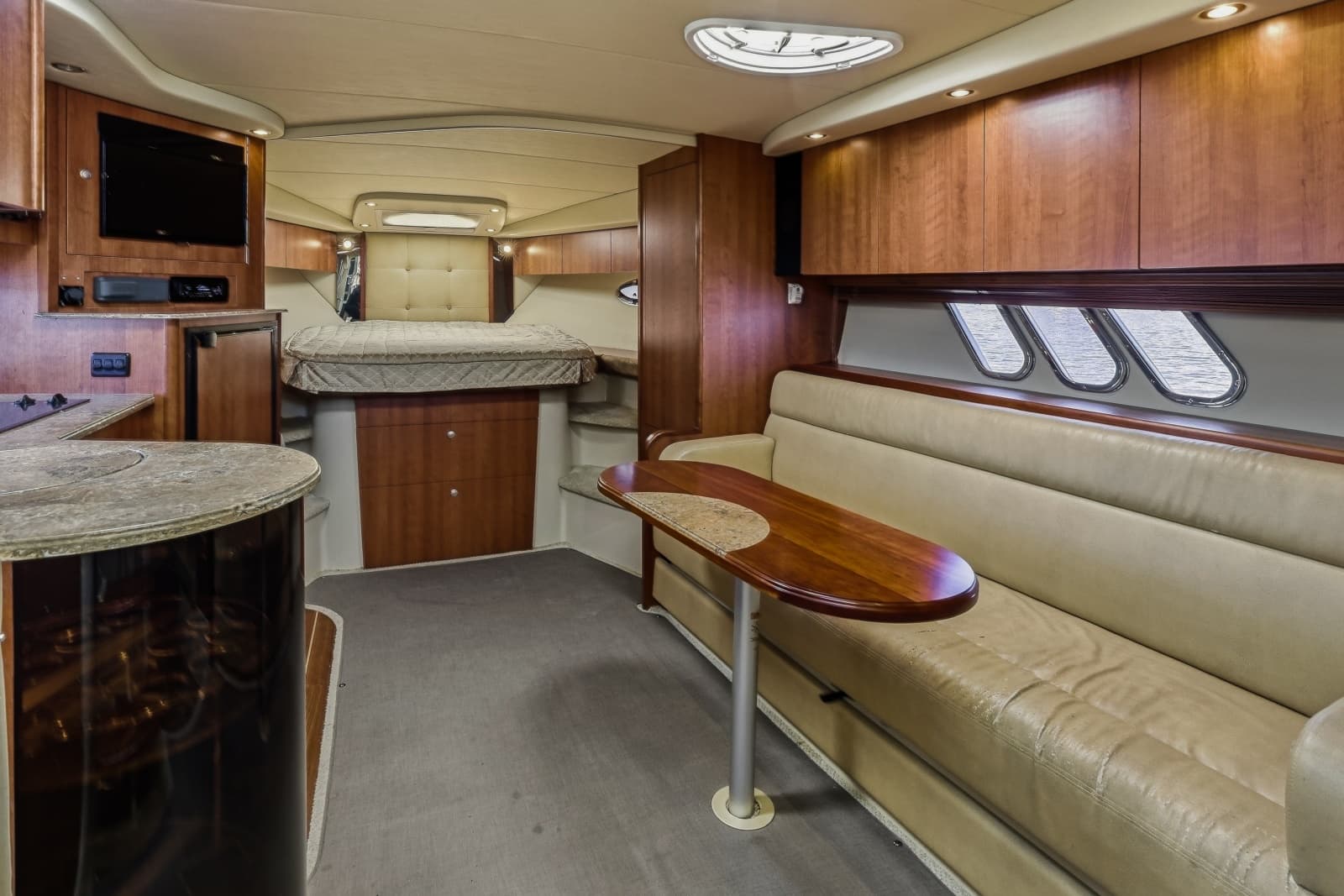 2010 Cruisers Yachts 360 Express - Photo 15