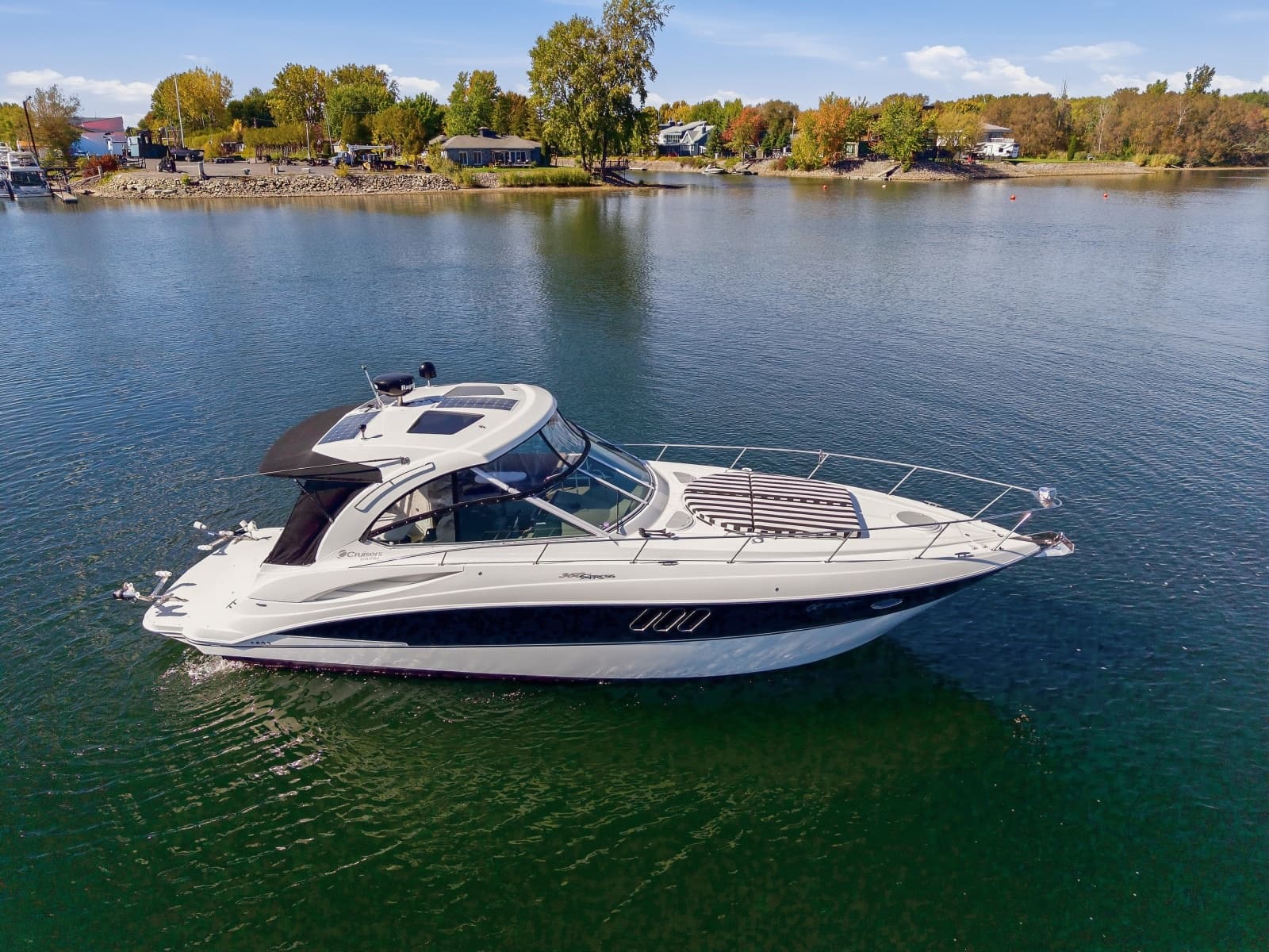 2010 Cruisers Yachts 360 Express - Photo 36