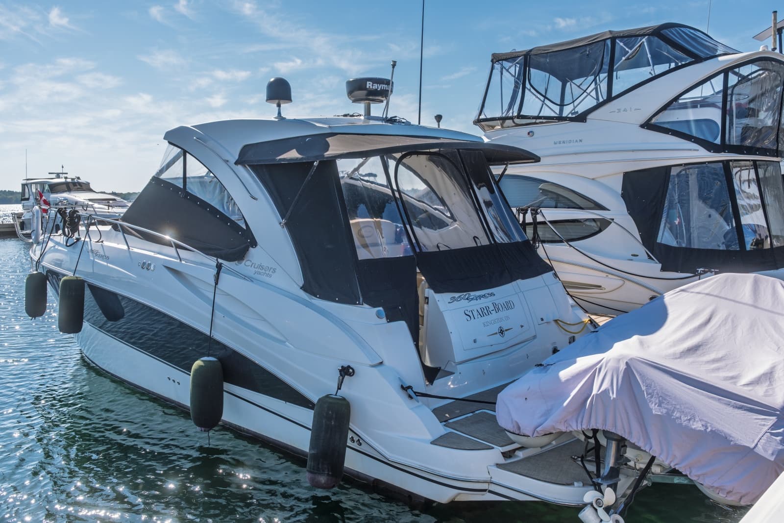 2010 Cruisers Yachts 360 Express - Photo 33