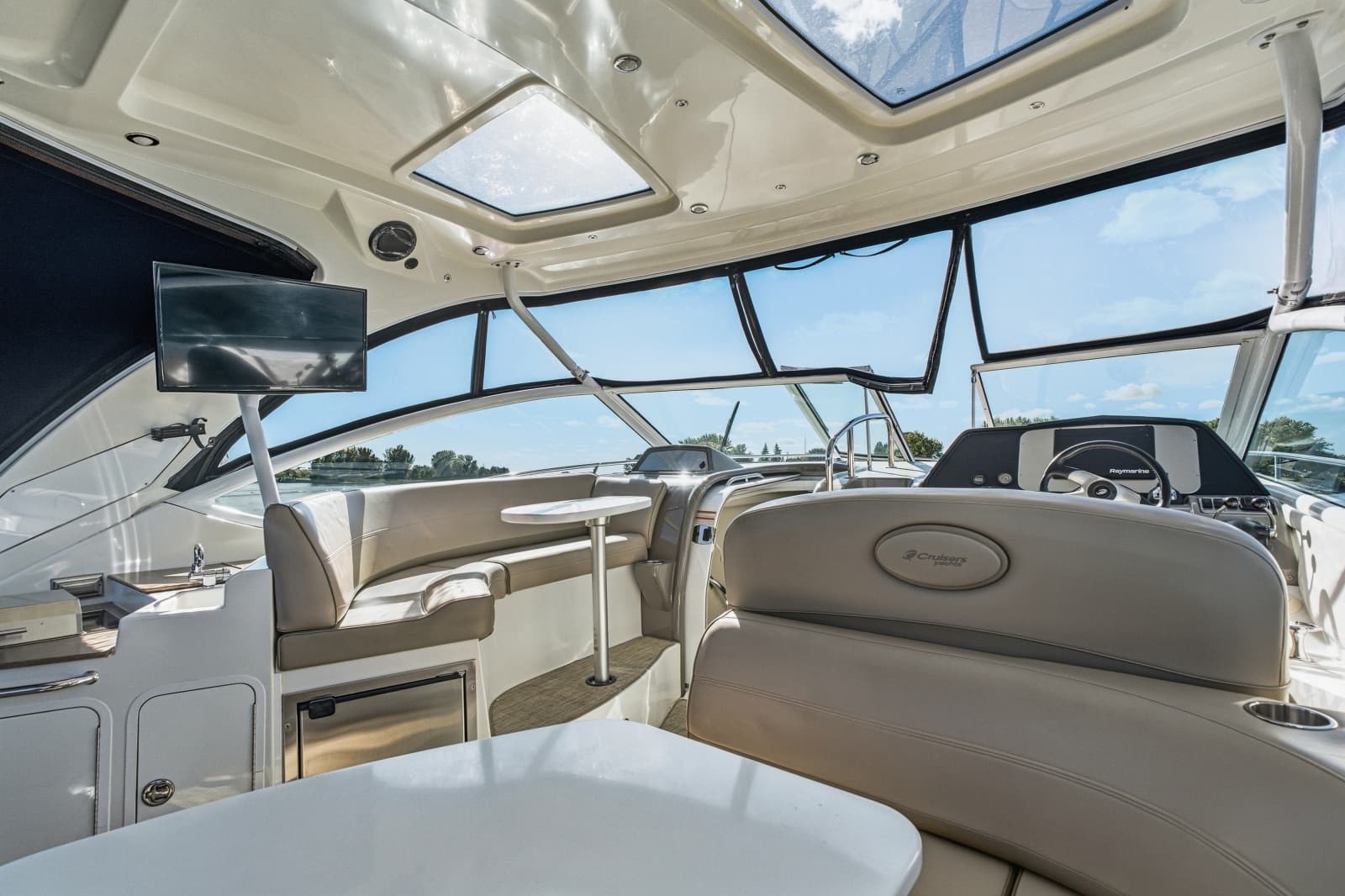 2010 Cruisers Yachts 360 Express - Photo 5