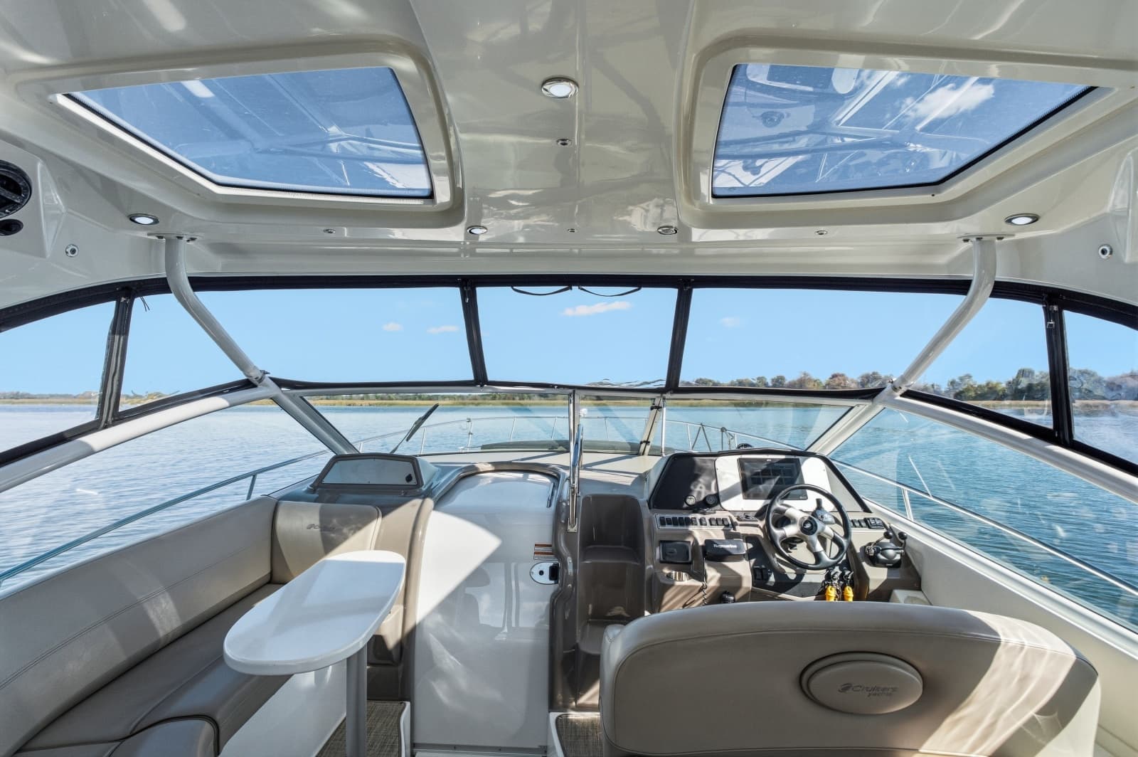 2010 Cruisers Yachts 360 Express - Photo 13