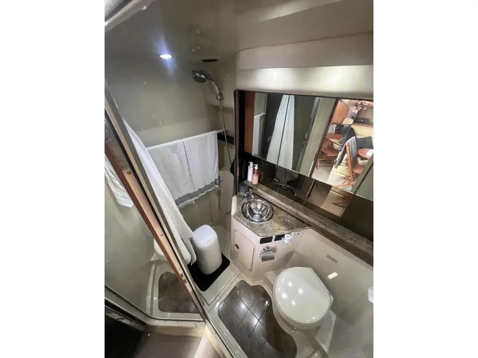 2010 Cruisers Yachts 360 Express - Photo 31