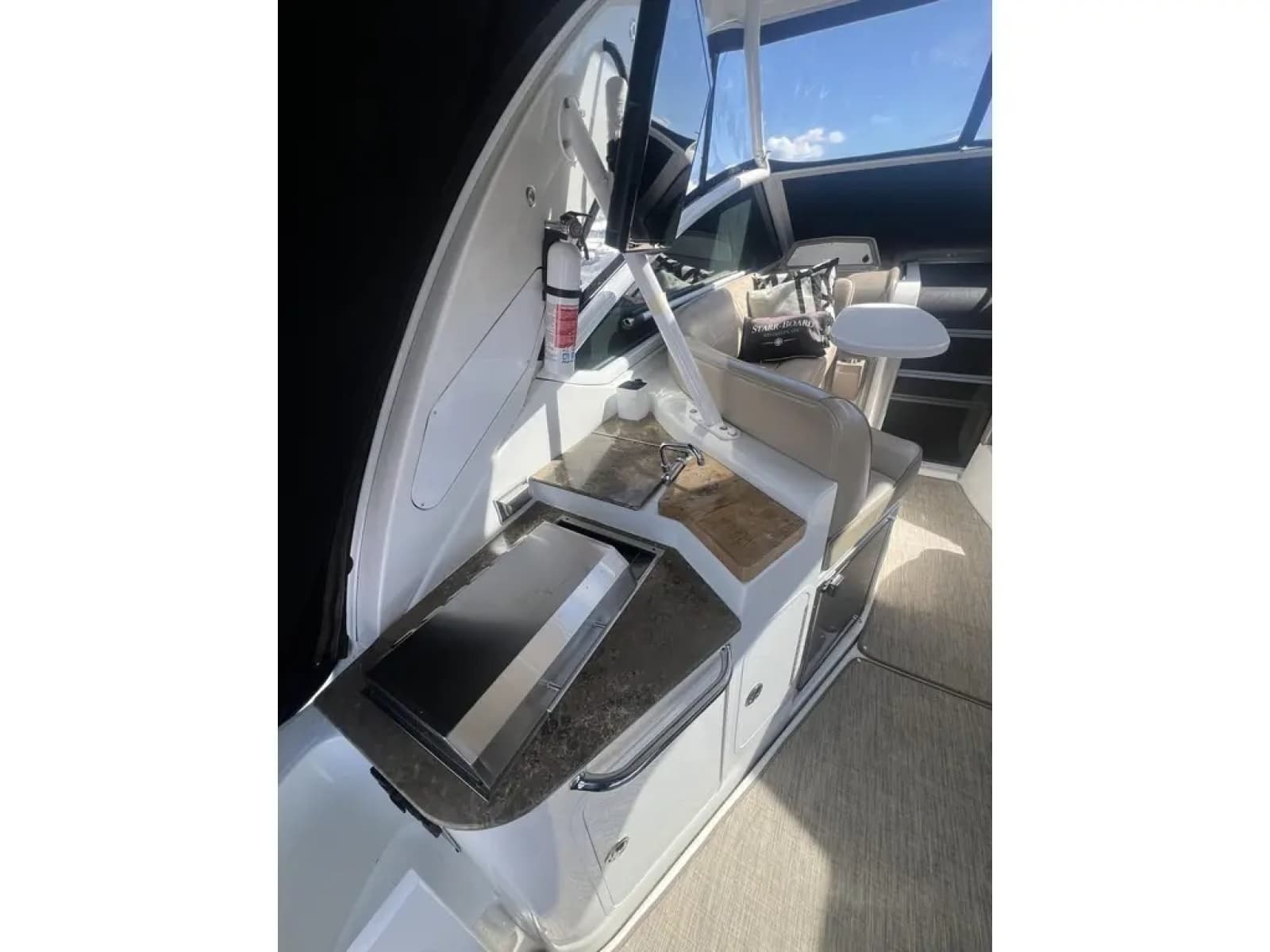 2010 Cruisers Yachts 360 Express - Photo 15