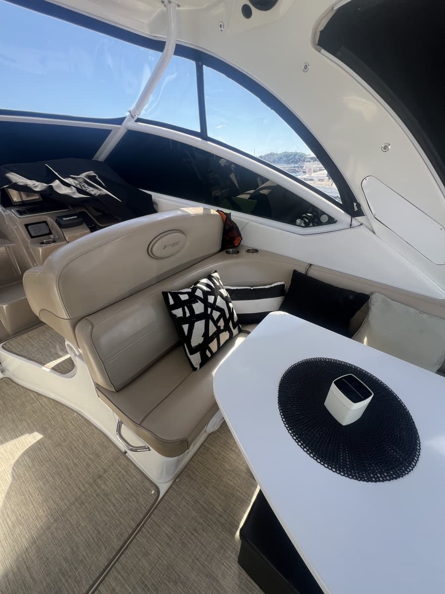 2010 Cruisers Yachts 360 Express - Photo 15