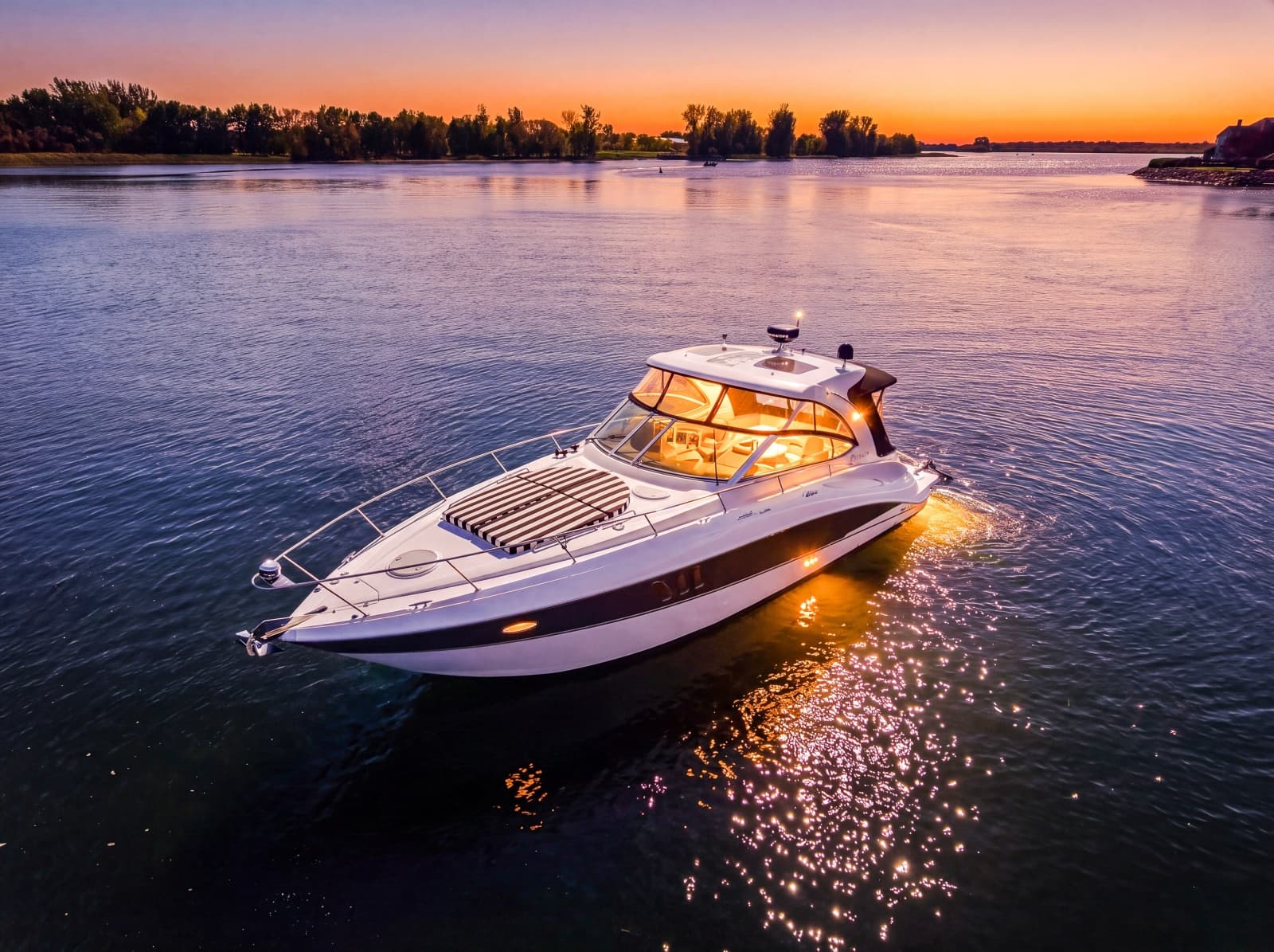 2010 Cruisers Yachts 360 Express - Photo 2