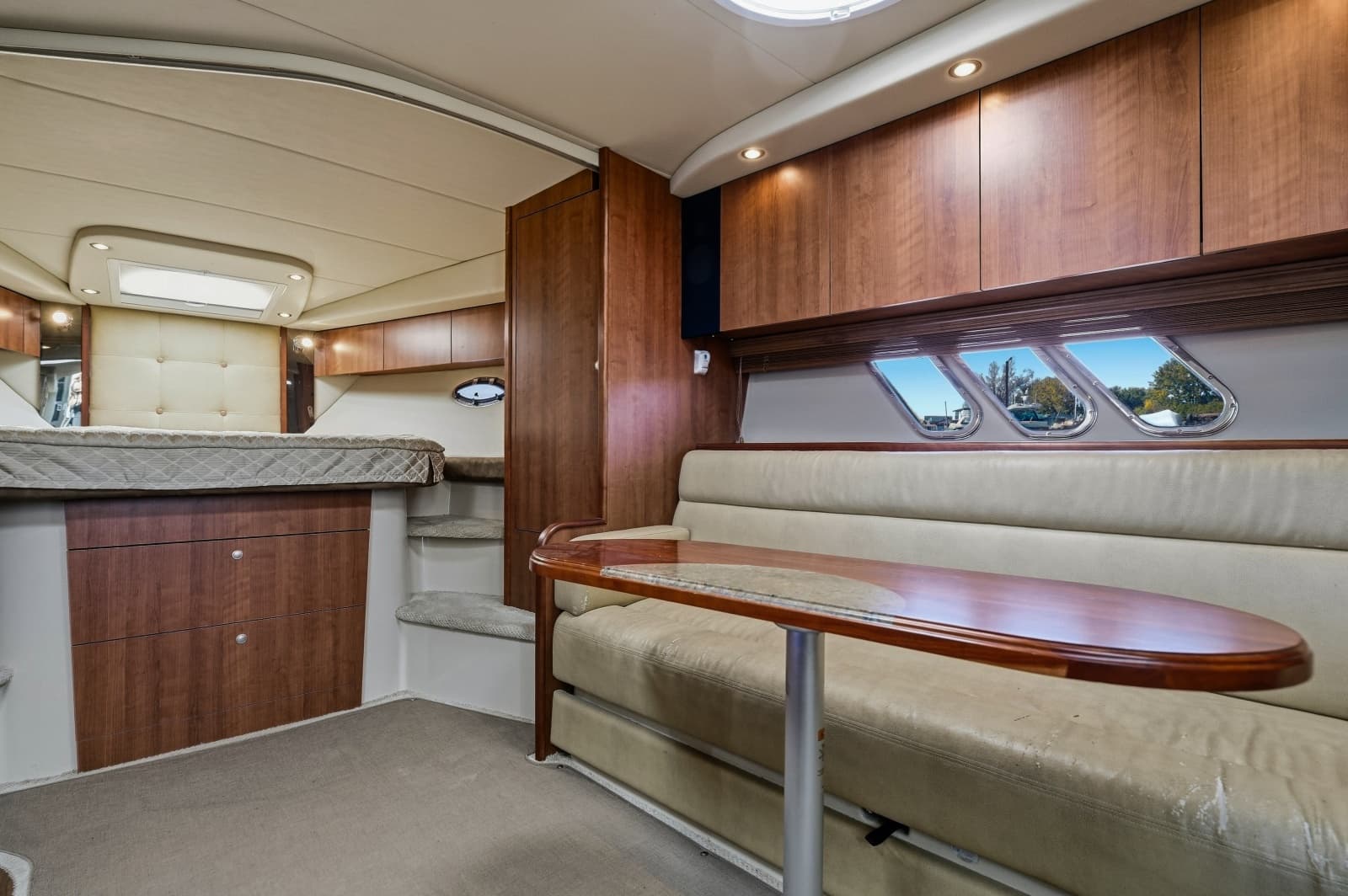 2010 Cruisers Yachts 360 Express - Photo 24