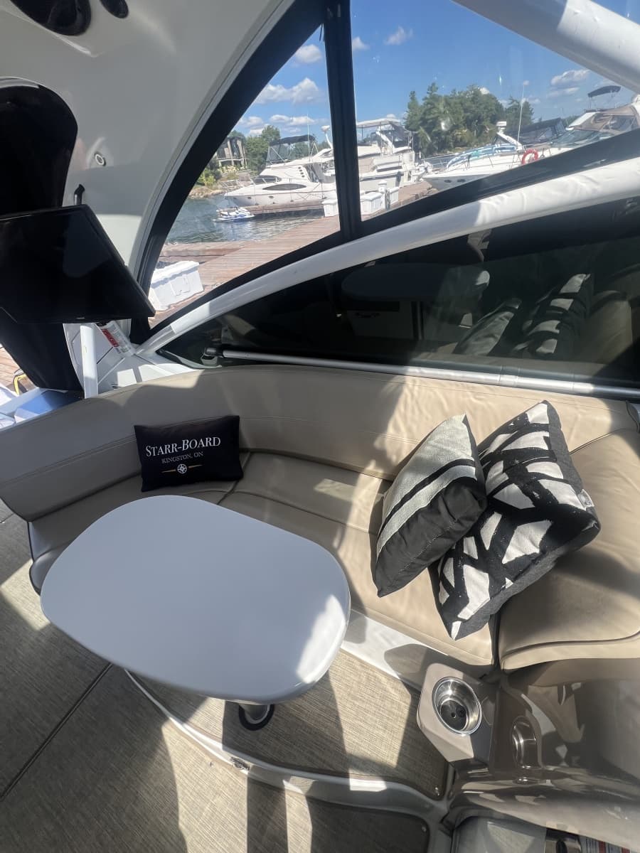 2010 Cruisers Yachts 360 Express - Photo 16