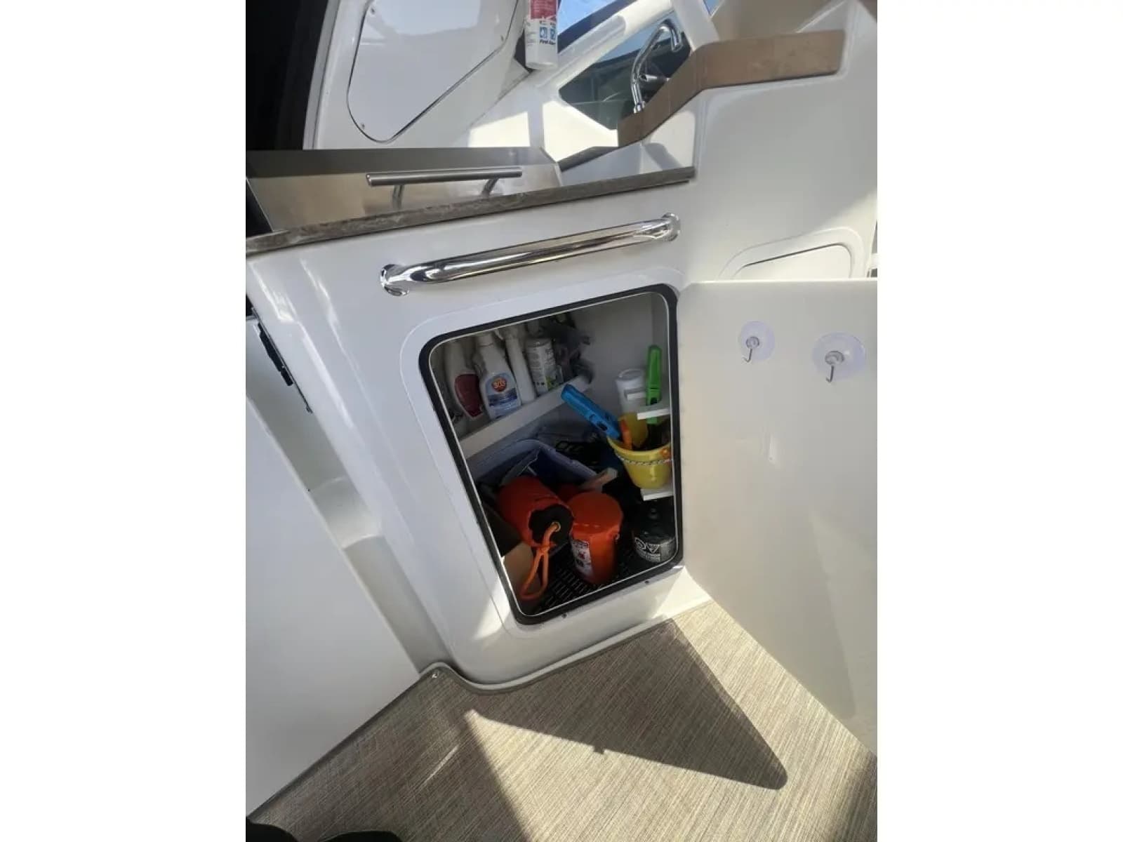 2010 Cruisers Yachts 360 Express - Photo 11