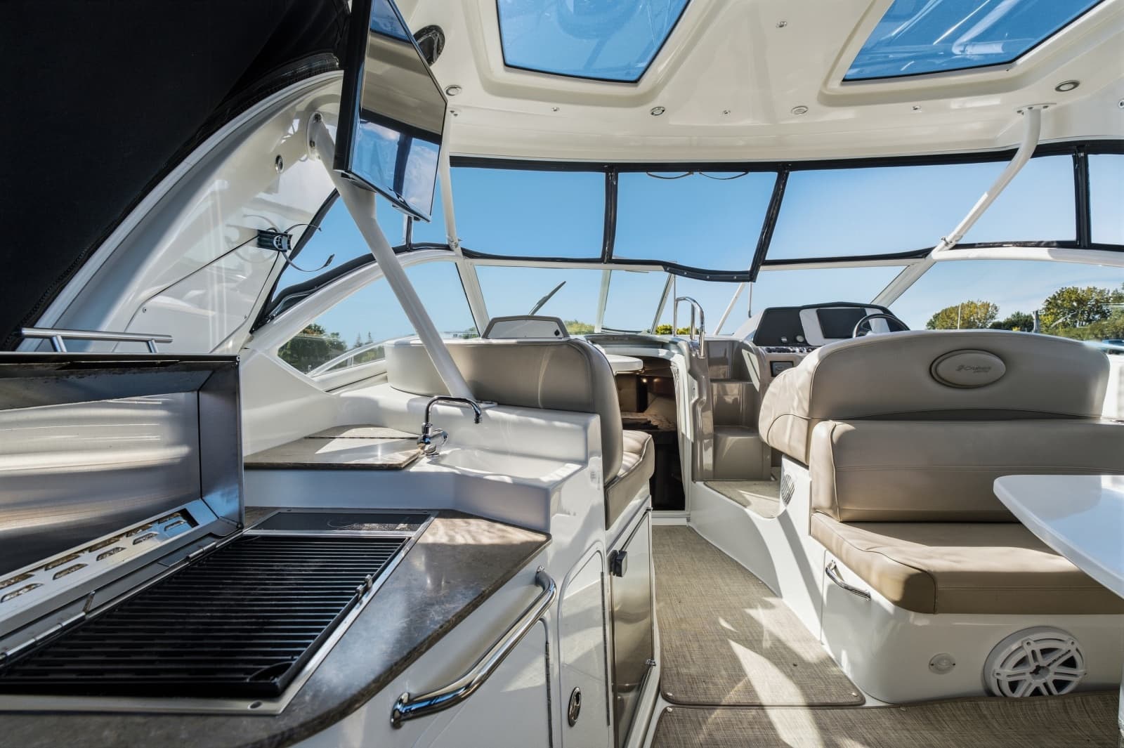 2010 Cruisers Yachts 360 Express - Photo 3