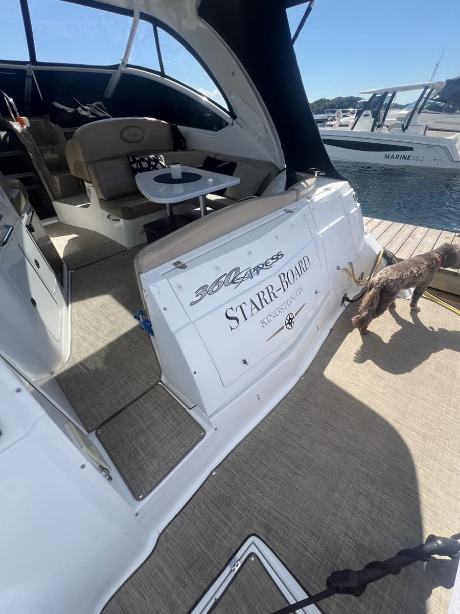 2010 Cruisers Yachts 360 Express - Photo 7