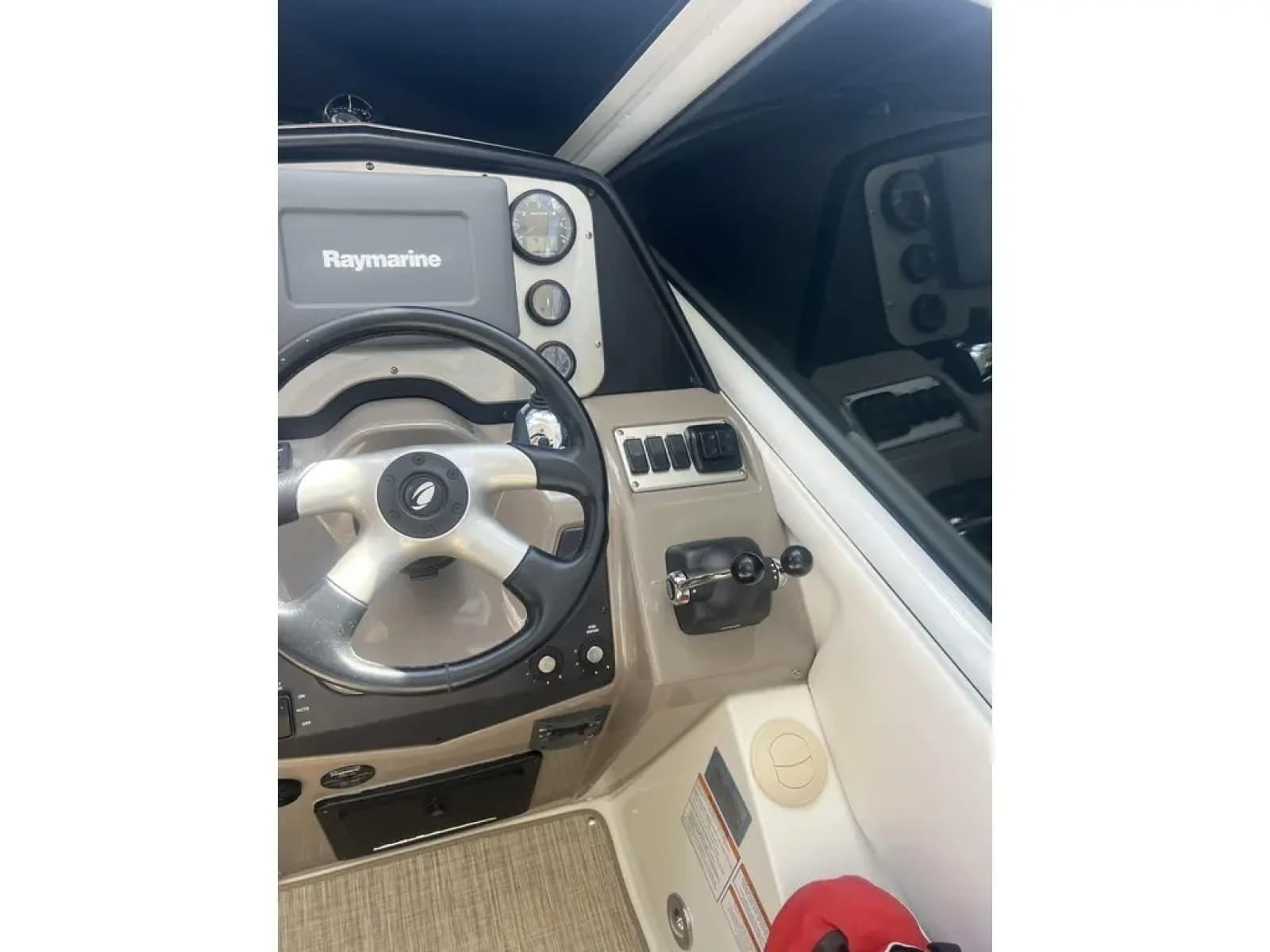 2010 Cruisers Yachts 360 Express - Photo 20
