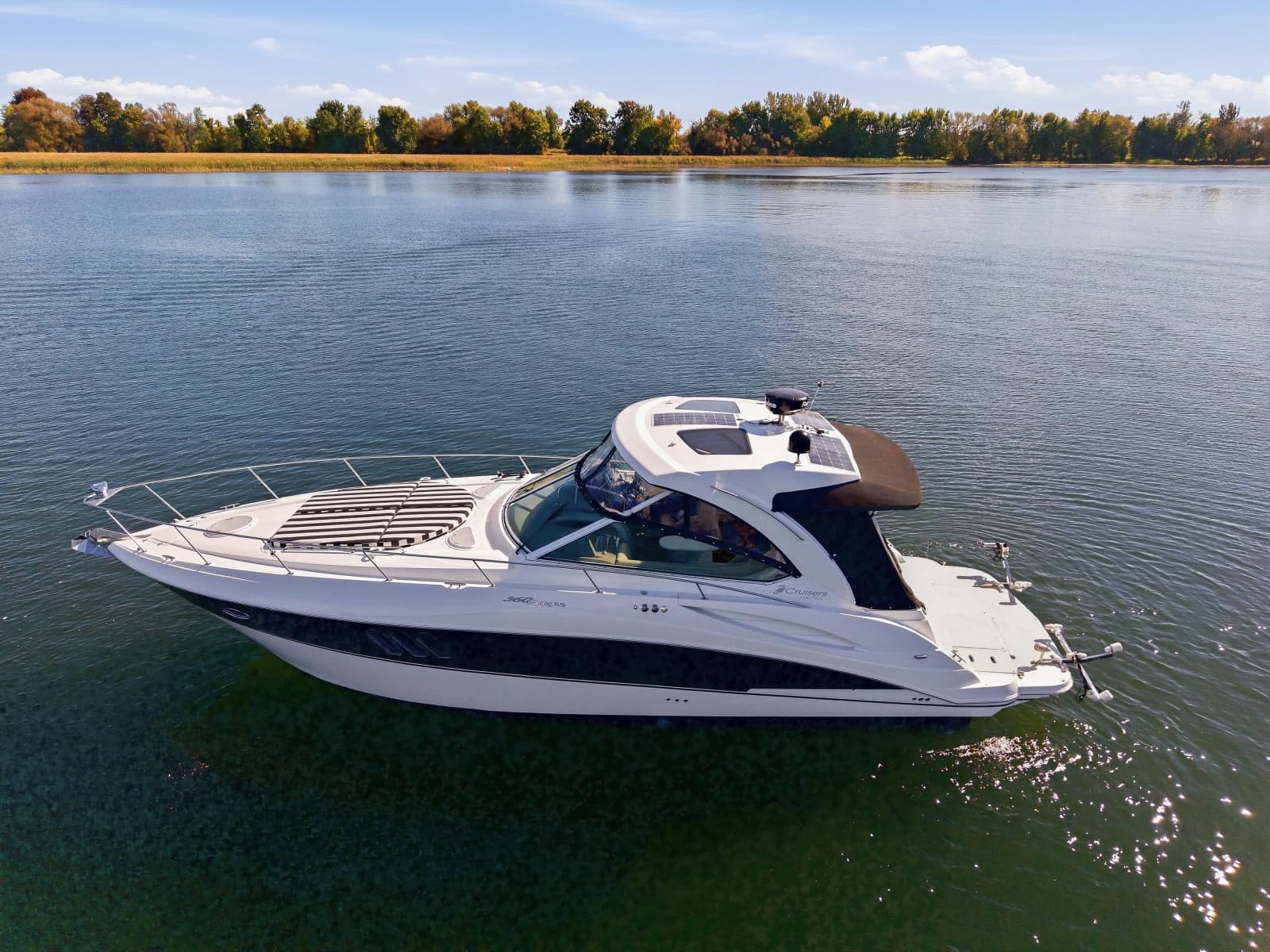 2010 Cruisers Yachts 360 Express - Photo 35