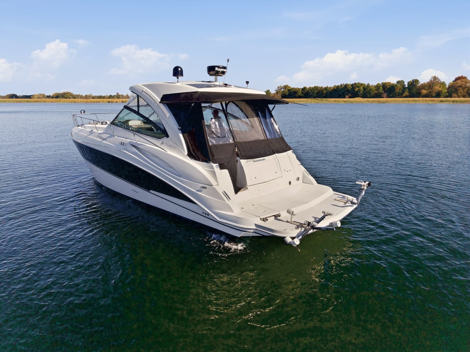 2010 Cruisers Yachts 360 Express - Photo 37