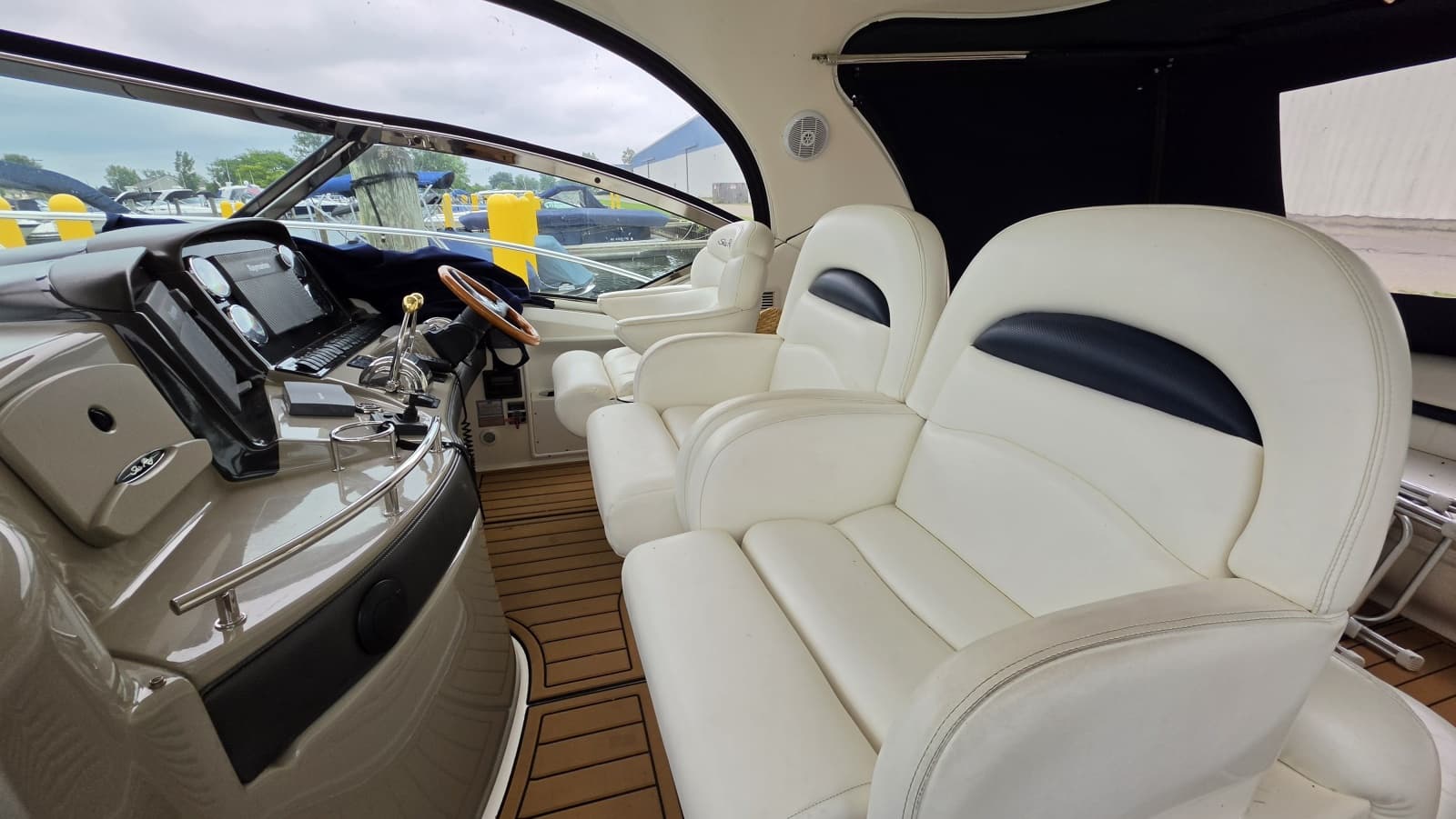 2005 Sea Ray 420 Sundancer - Photo 8