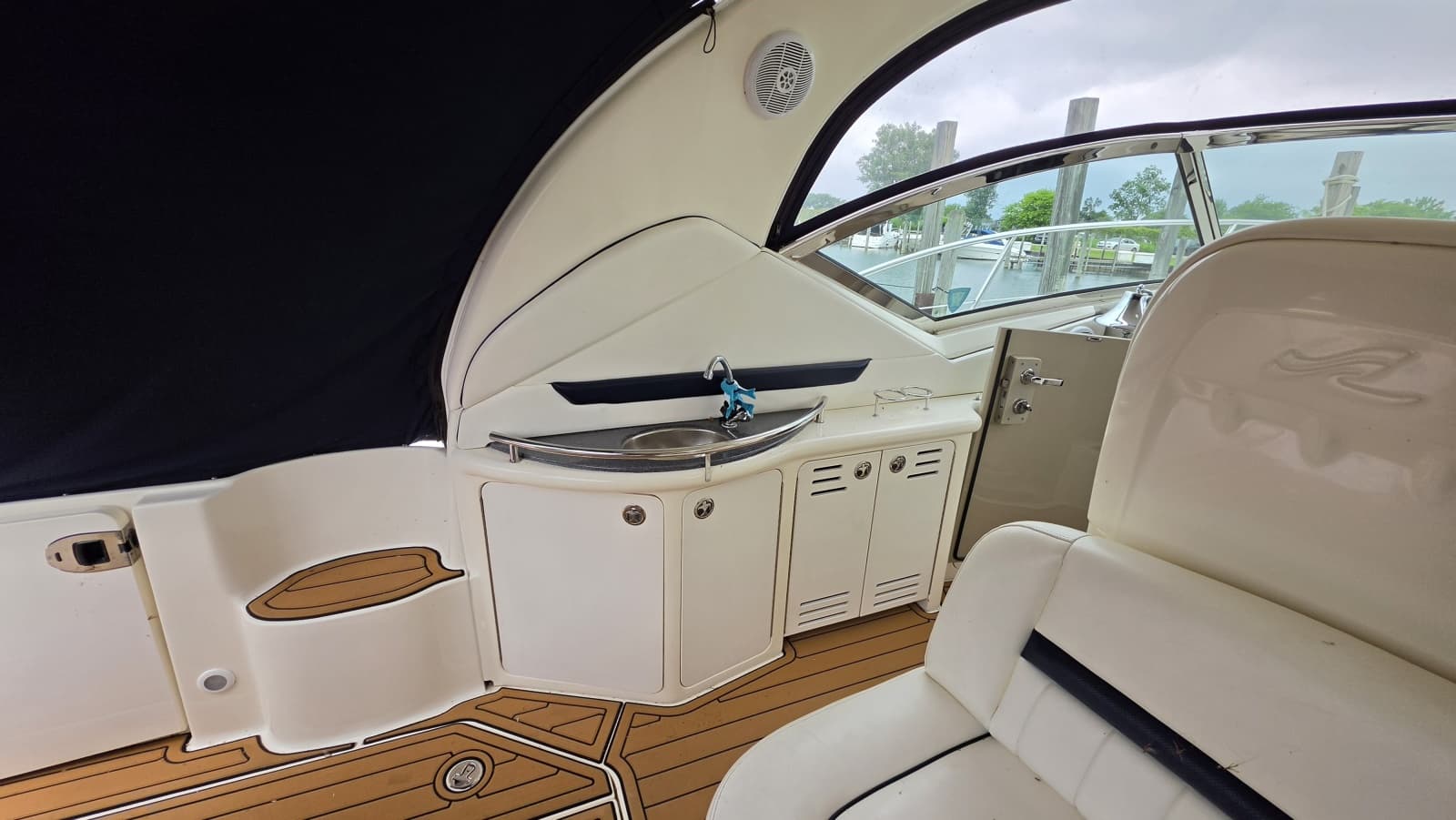2005 Sea Ray 420 Sundancer - Photo 11