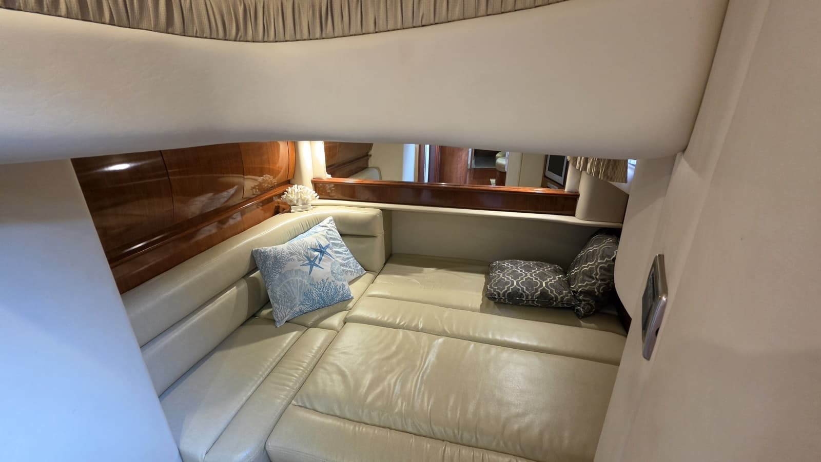 2005 Sea Ray 420 Sundancer - Photo 19