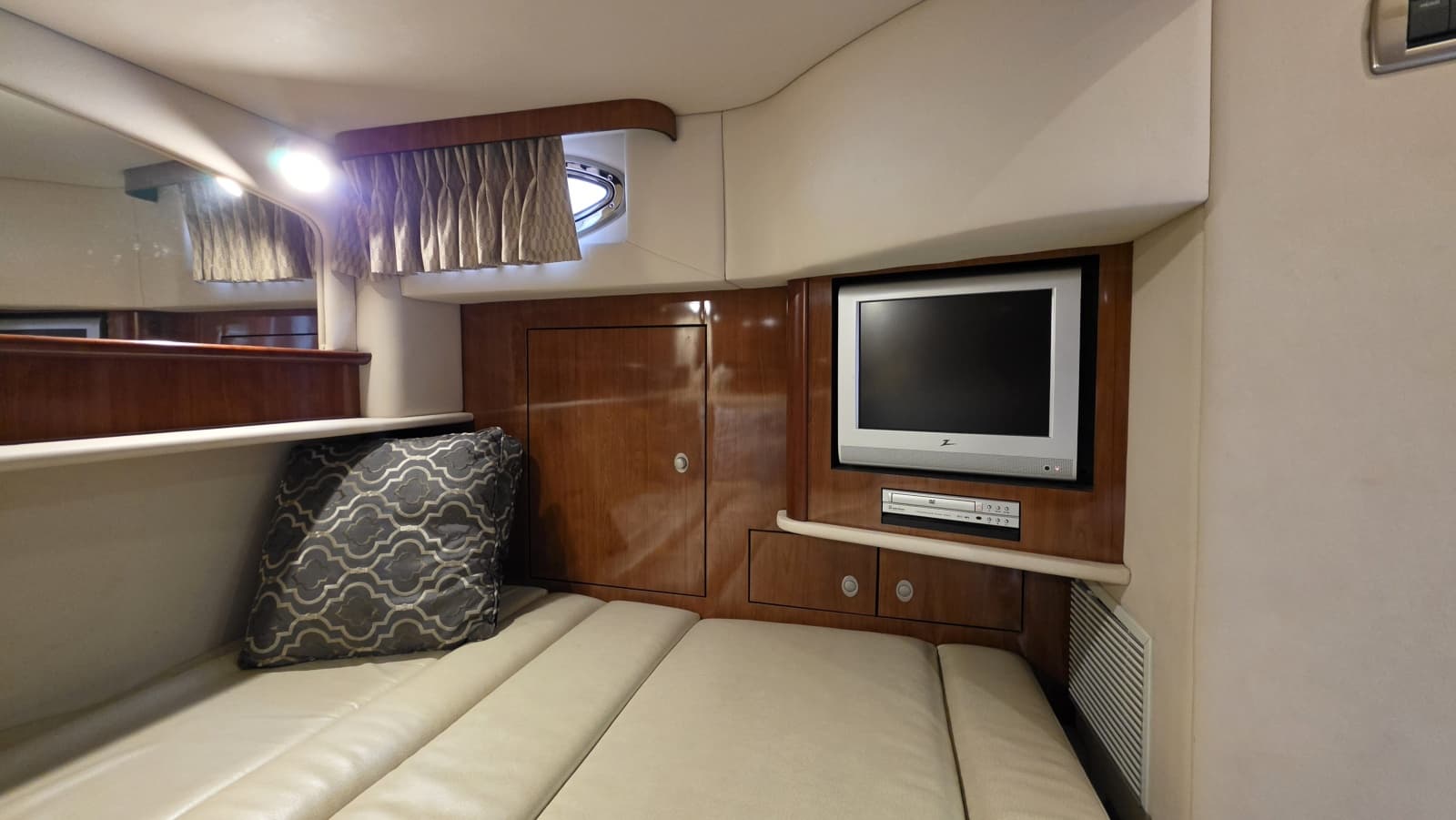 2005 Sea Ray 420 Sundancer - Photo 20