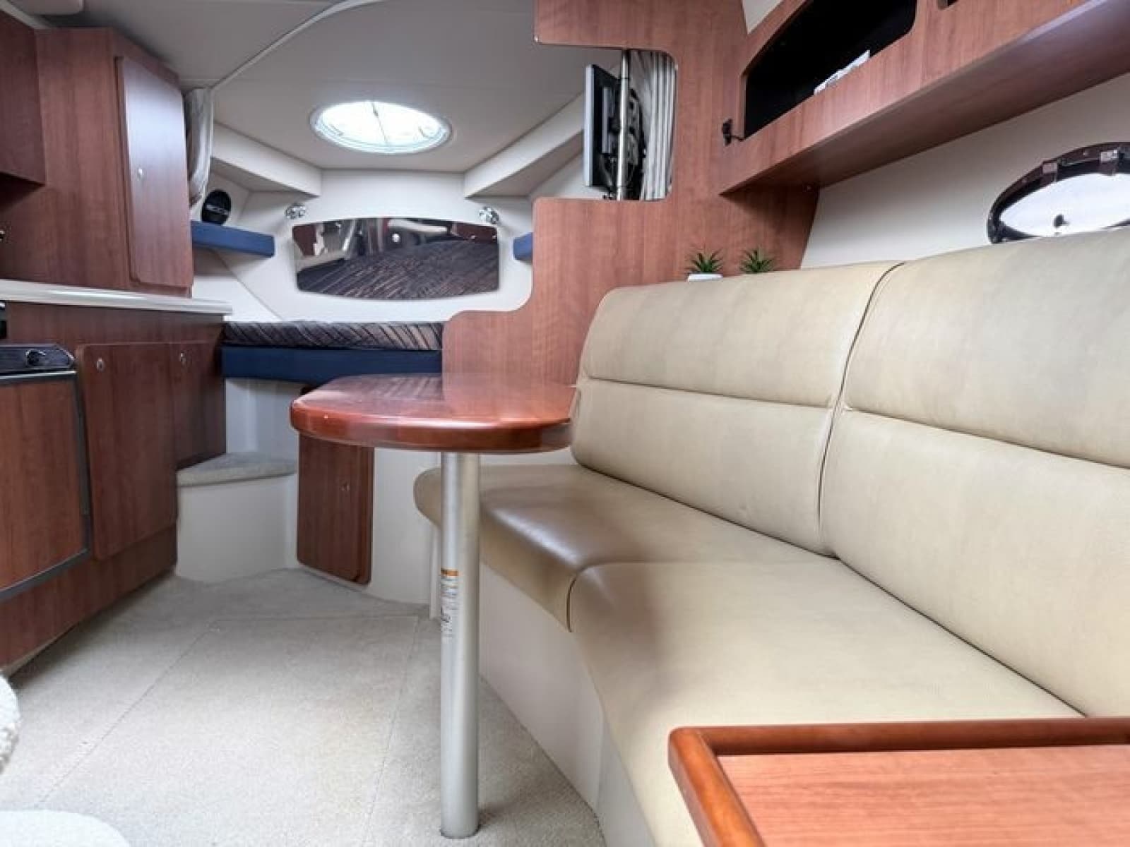 2009 Cruisers Yachts 300 CXi - Photo 28