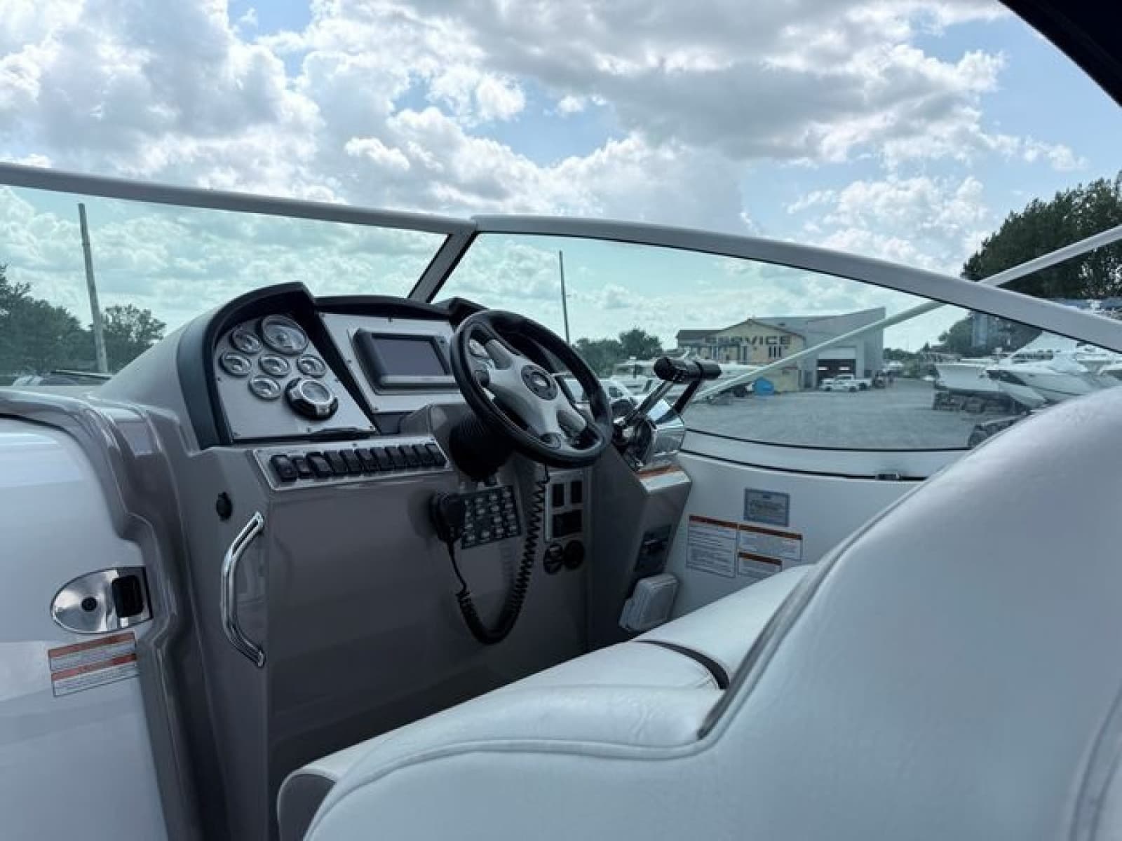 2009 Cruisers Yachts 300 CXi - Photo 16