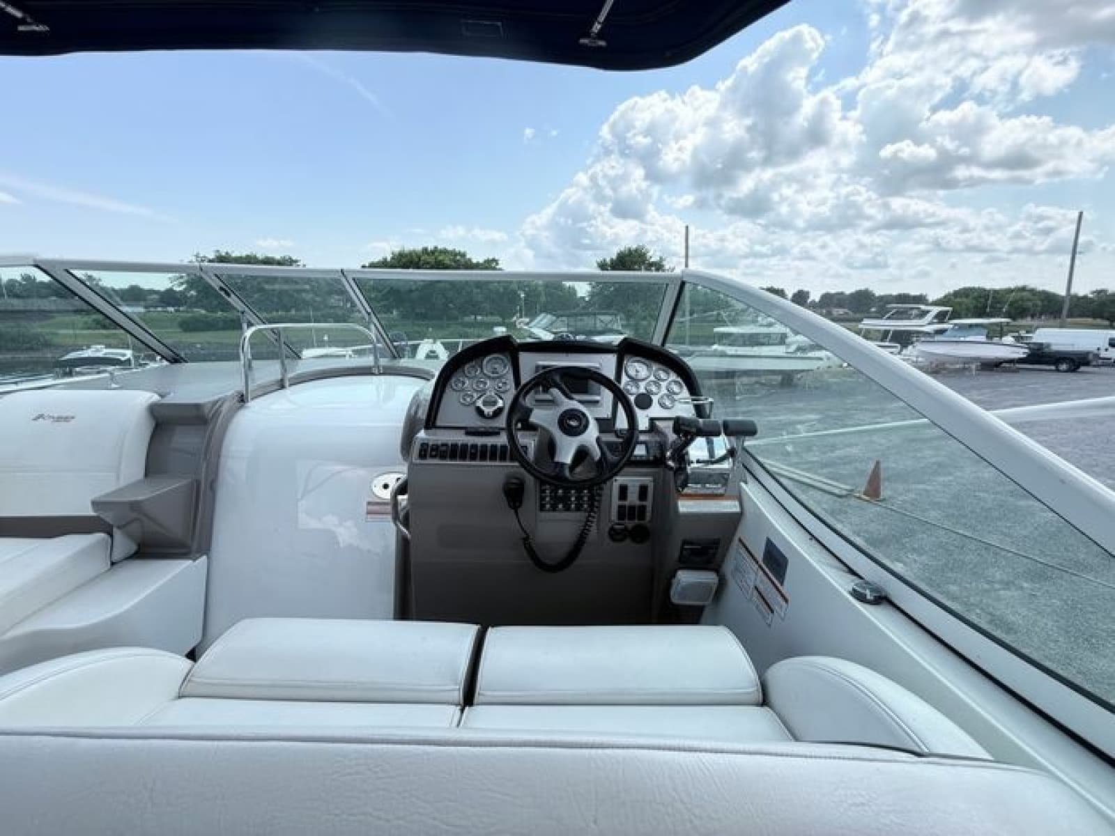 2009 Cruisers Yachts 300 CXi - Photo 17