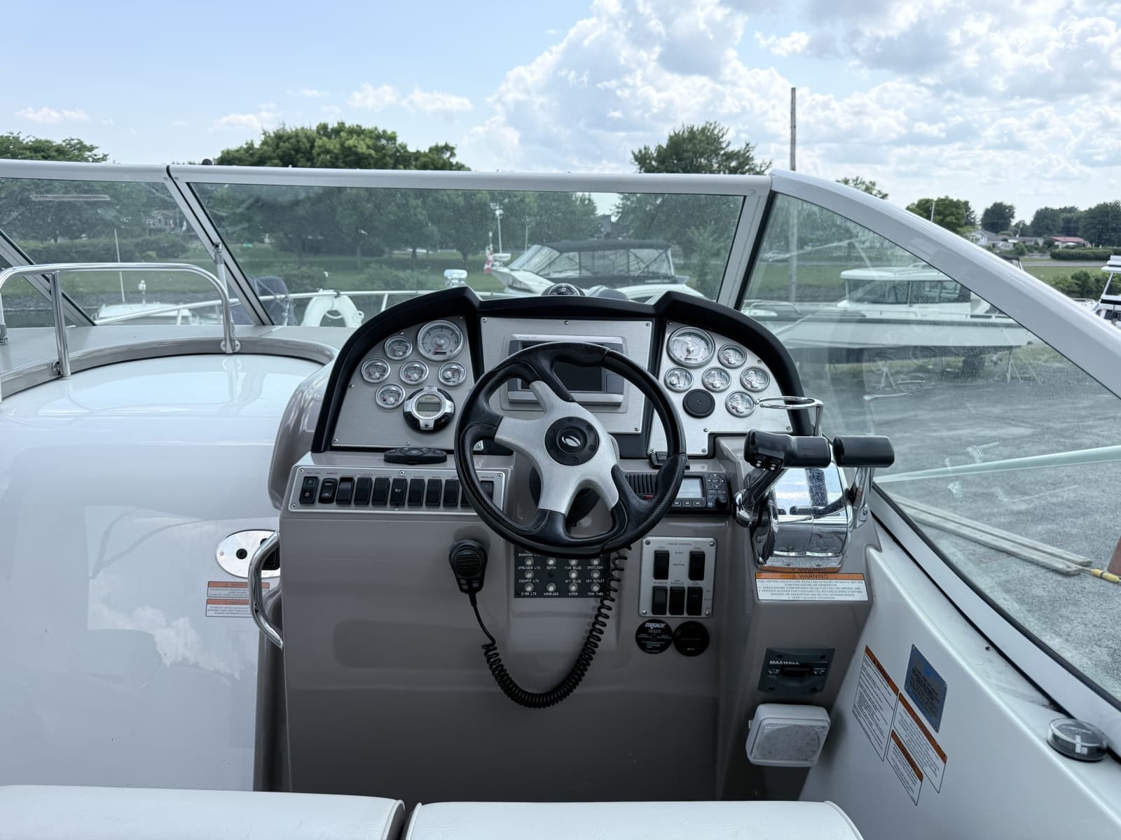 2009 Cruisers Yachts 300 CXi - Photo 18
