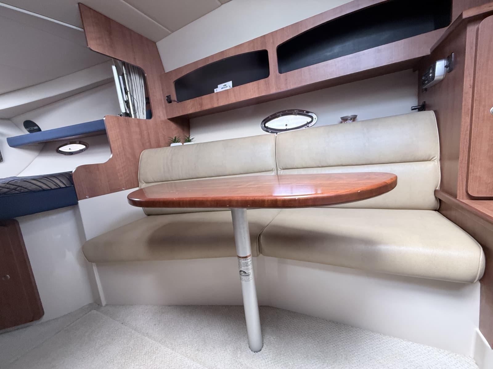 2009 Cruisers Yachts 300 CXi - Photo 32