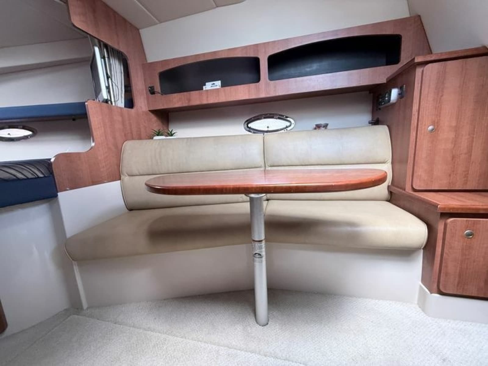 2009 Cruisers Yachts 300 CXi - Photo 29