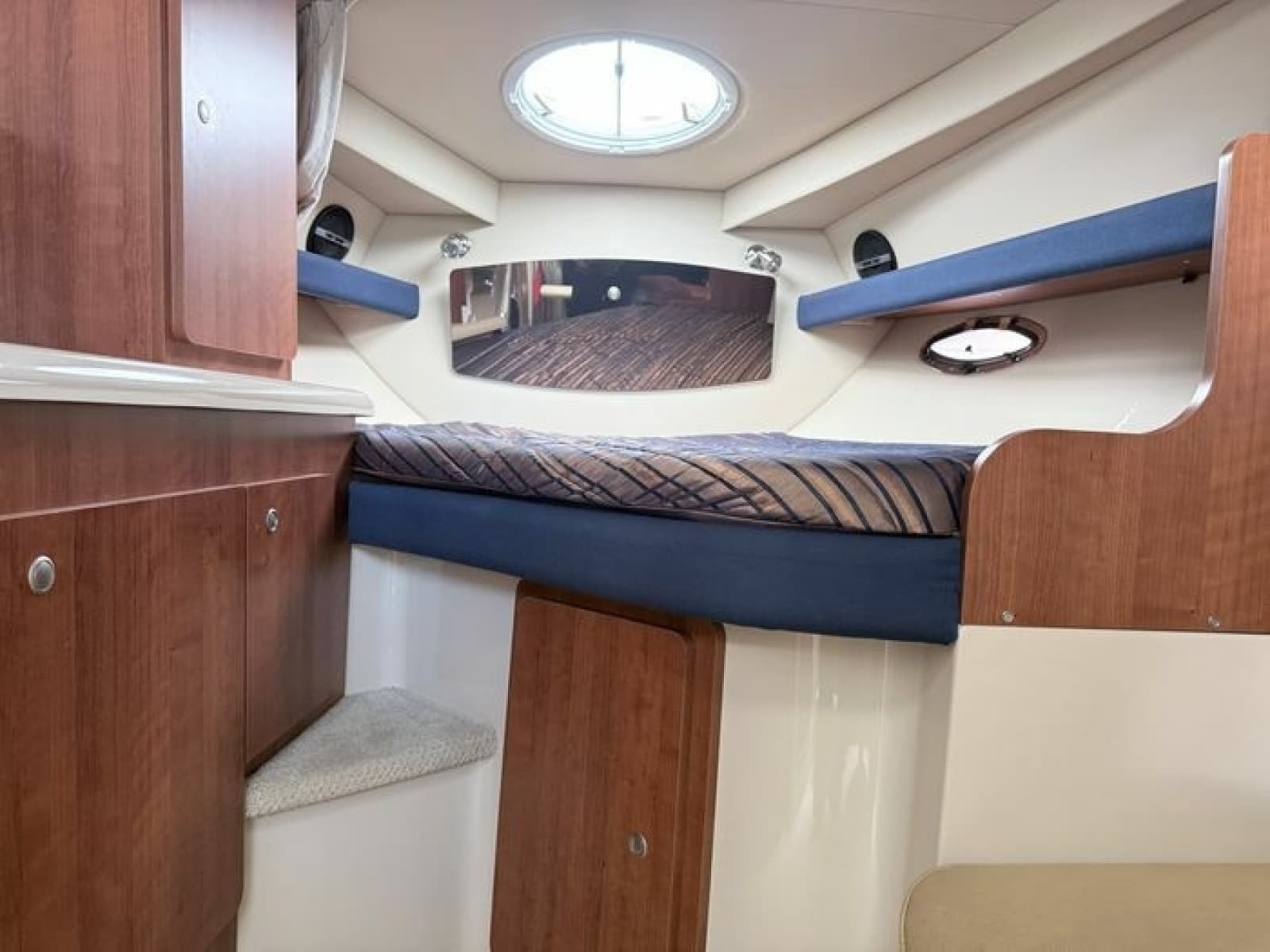 2009 Cruisers Yachts 300 CXi - Photo 24